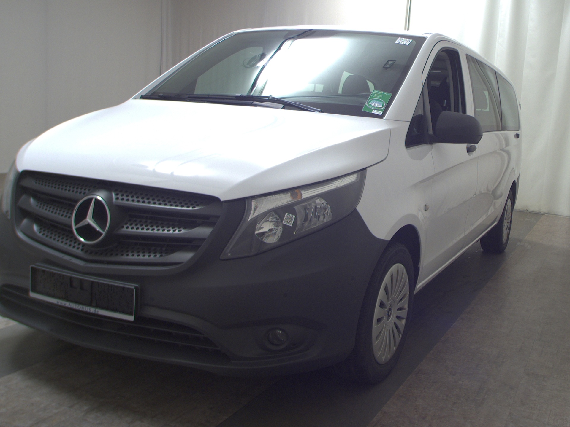 Mercedes-Benz Vito Tourer 114 CDI extralang 8-Sitze Leder Navi 2