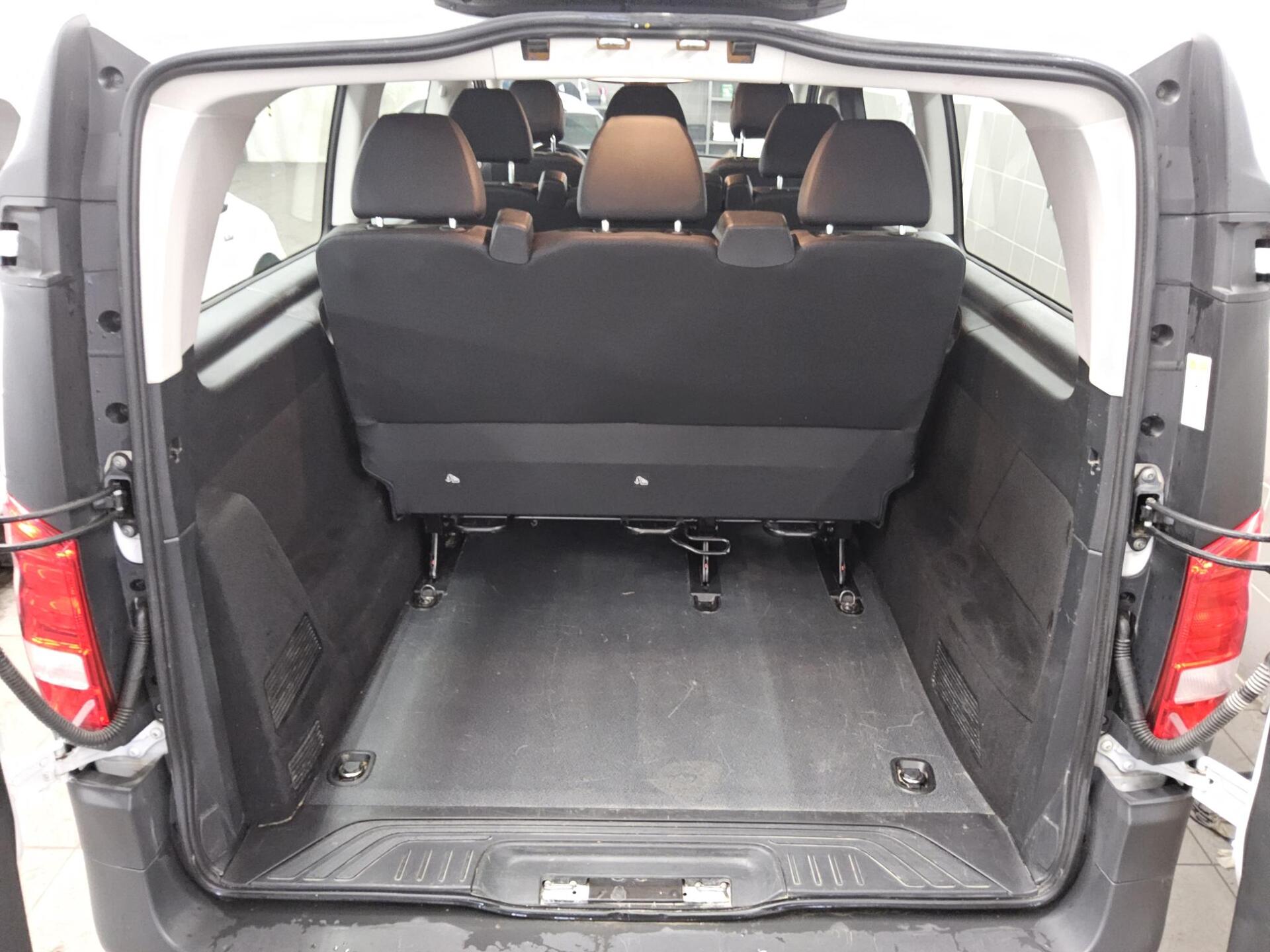 Mercedes-Benz Vito Tourer 114 CDI extralang 8-Sitze Leder Navi 11