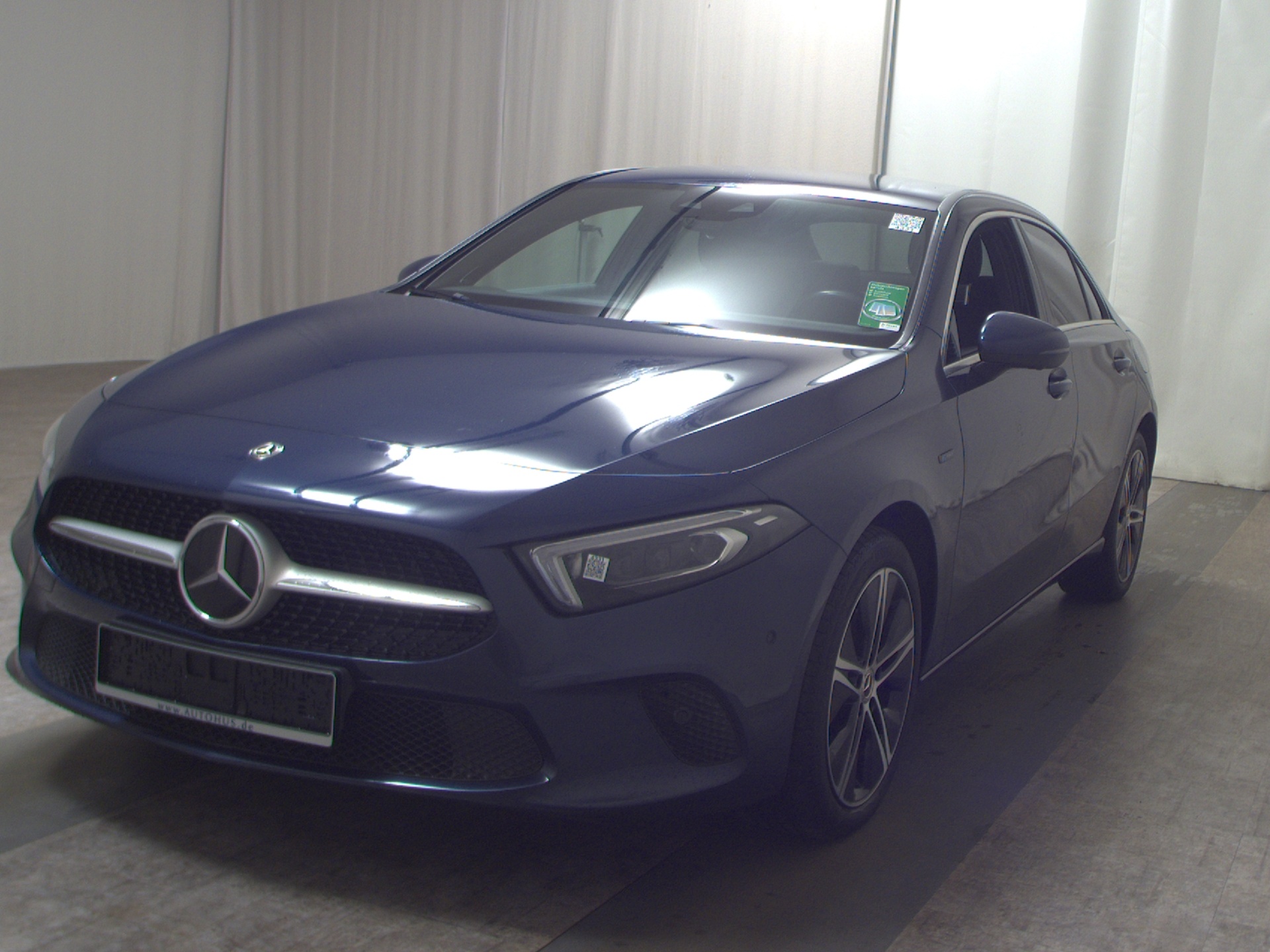 Mercedes-Benz A 250 Lim. e Progressive Navi LED MBUX 360° StHz 2