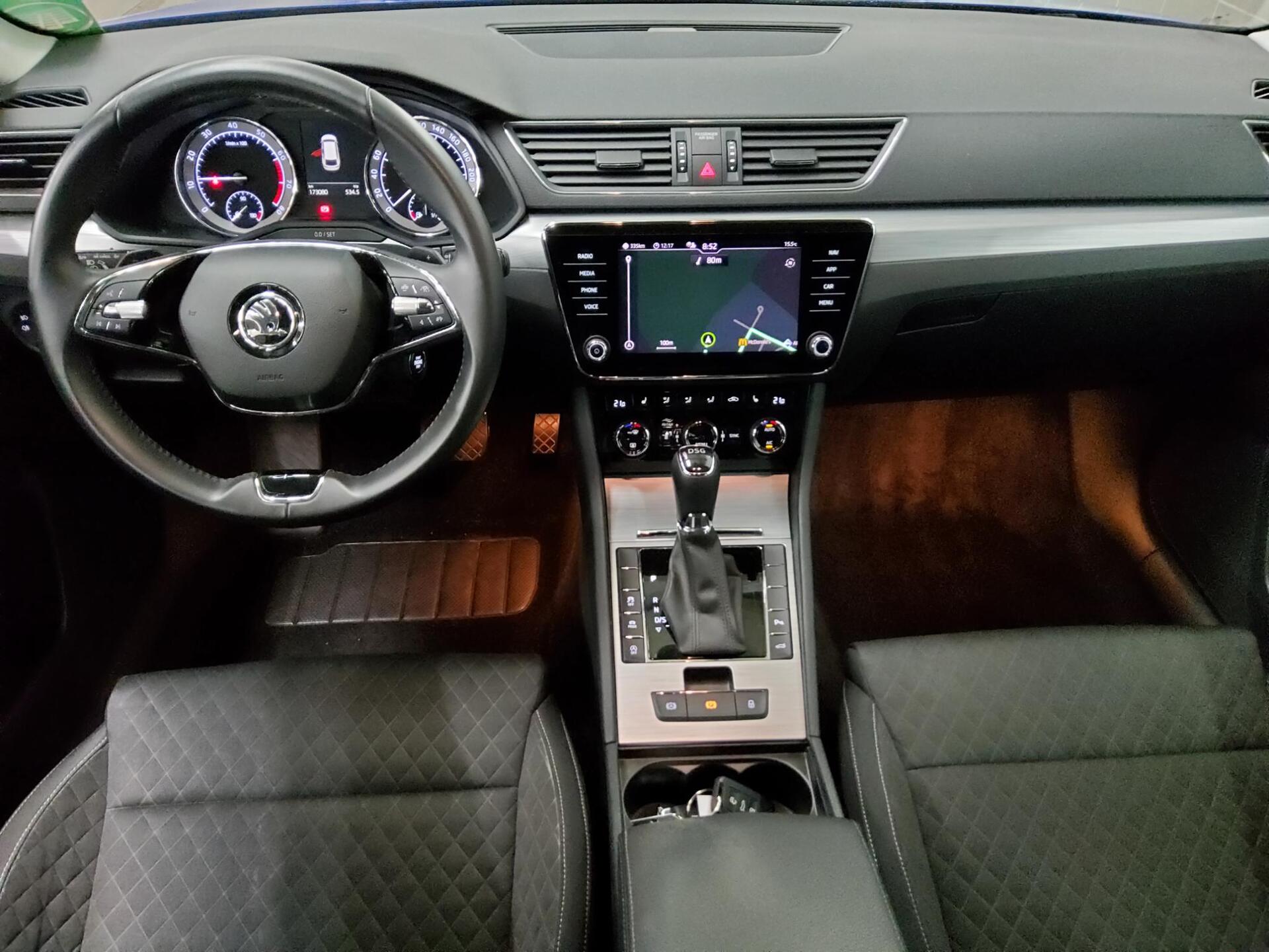 Skoda Superb Kombi 2.0 TSI Ambition Navi DCC AHK StHzg 5