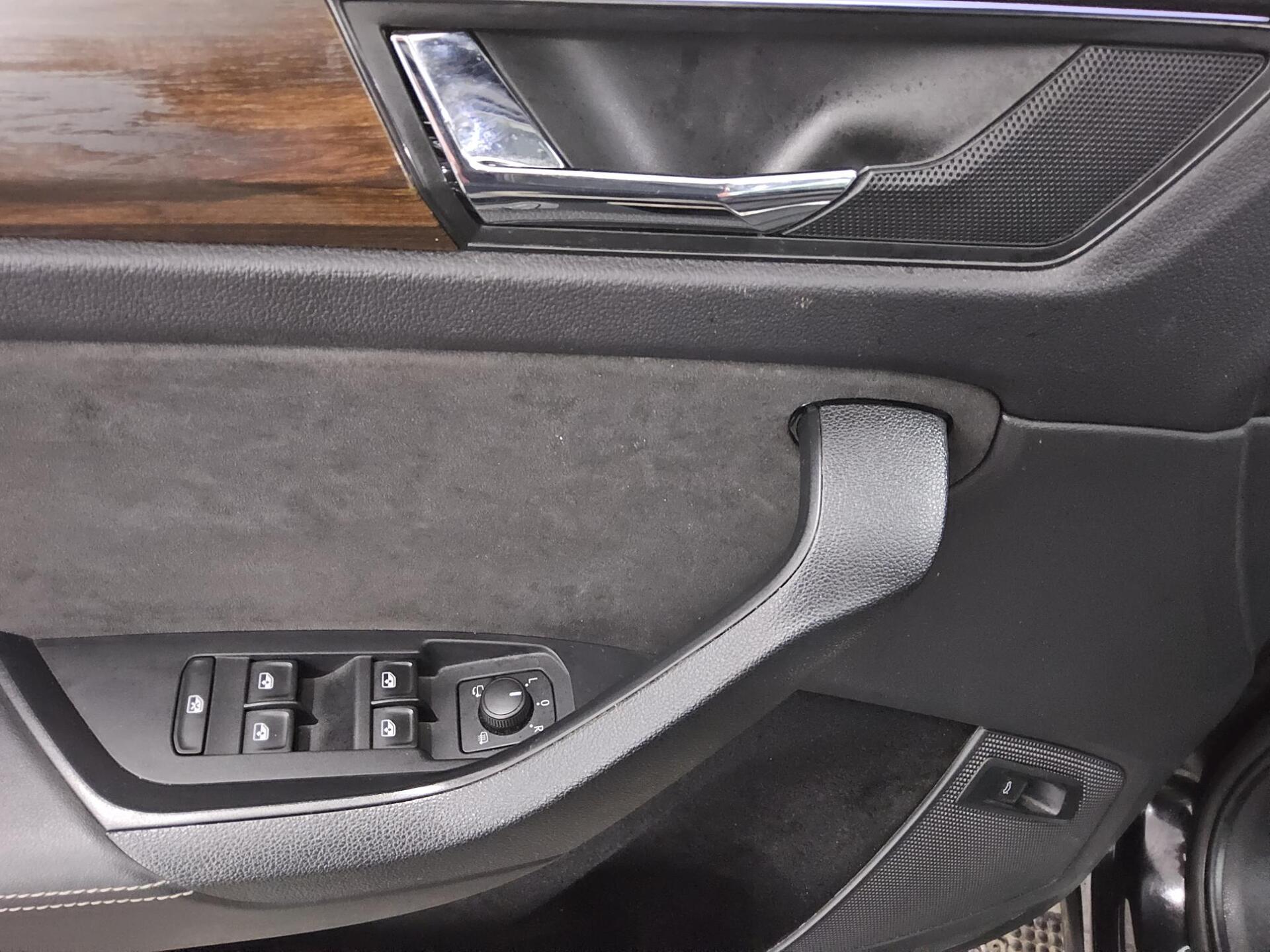 Skoda Kodiaq 2.0 TDI 4x4 Scout T-Leder Navi LED Pano 9