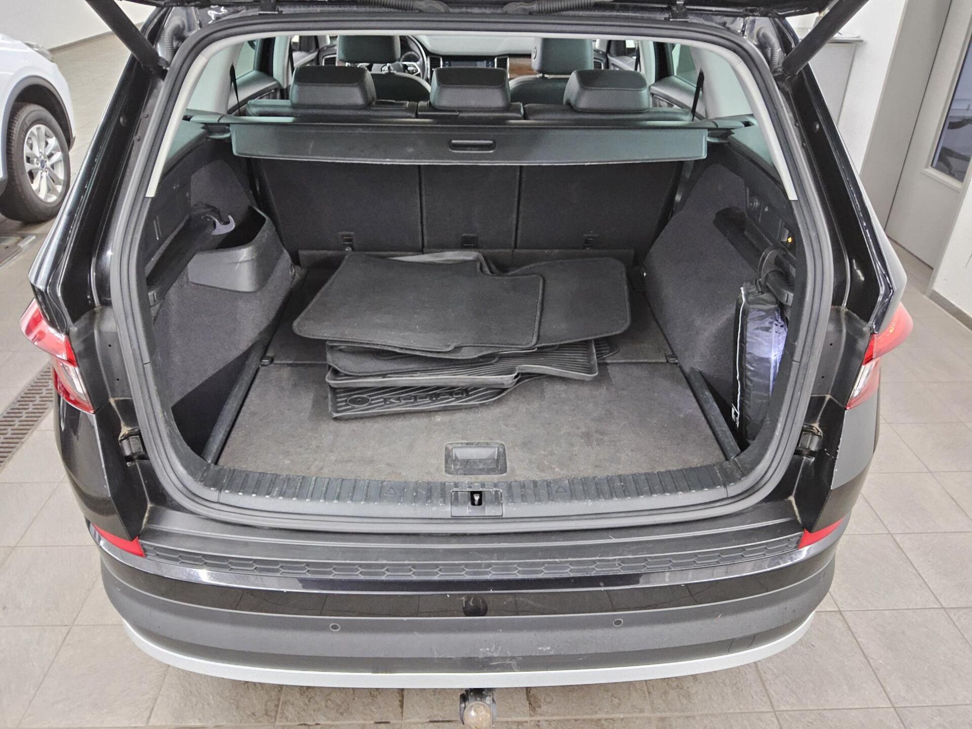 Skoda Kodiaq 2.0 TDI 4x4 Scout T-Leder Navi LED Pano 13