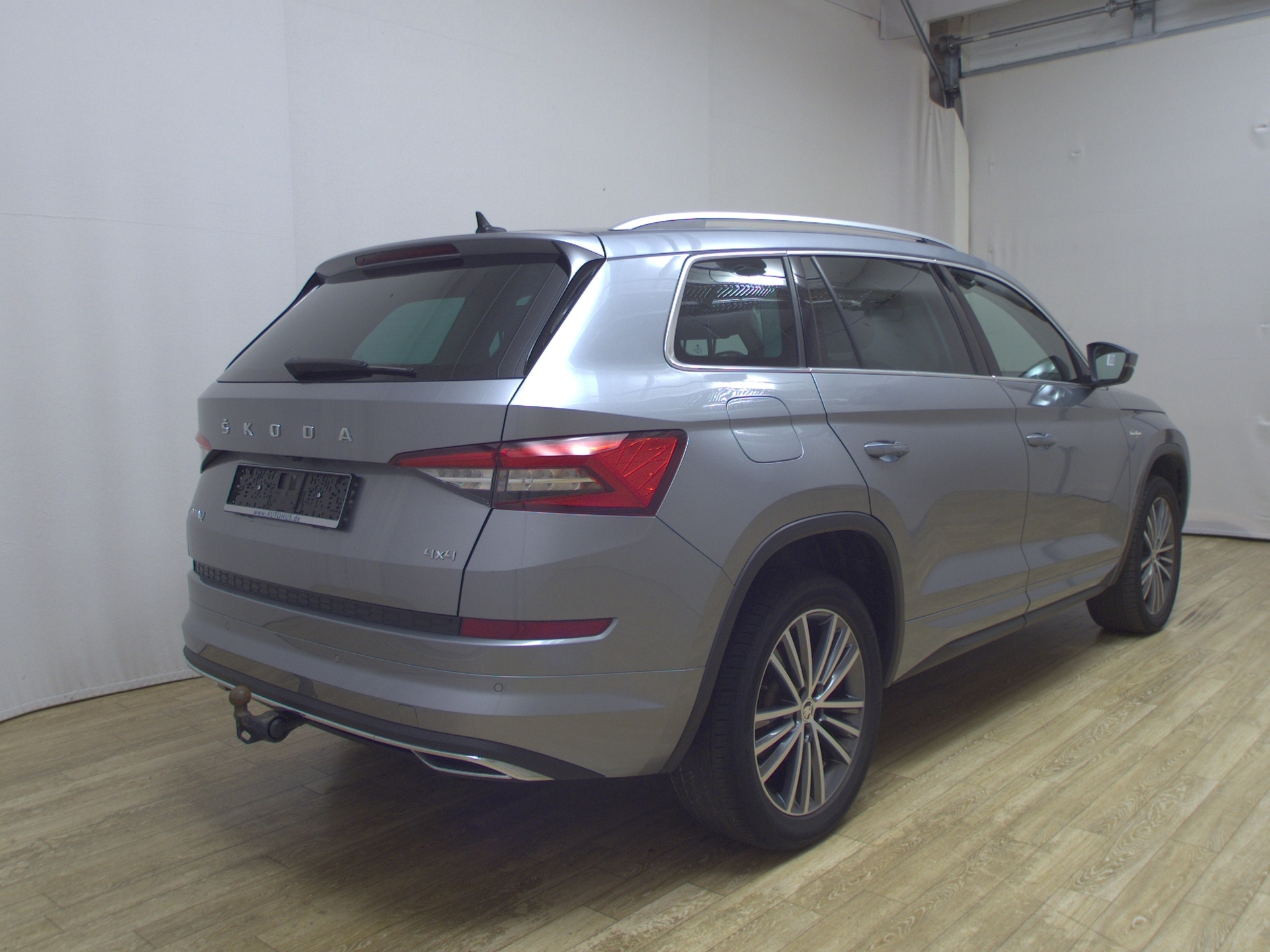 Skoda Kodiaq 2.0 TDI 4x4 L&K Leder LED Canton Pano AHK 4
