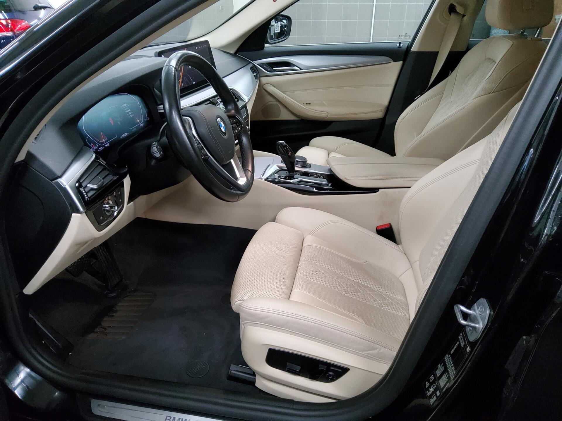 BMW 520dA Touring xDr Leder Navi LED+ LC prof. AHK 8