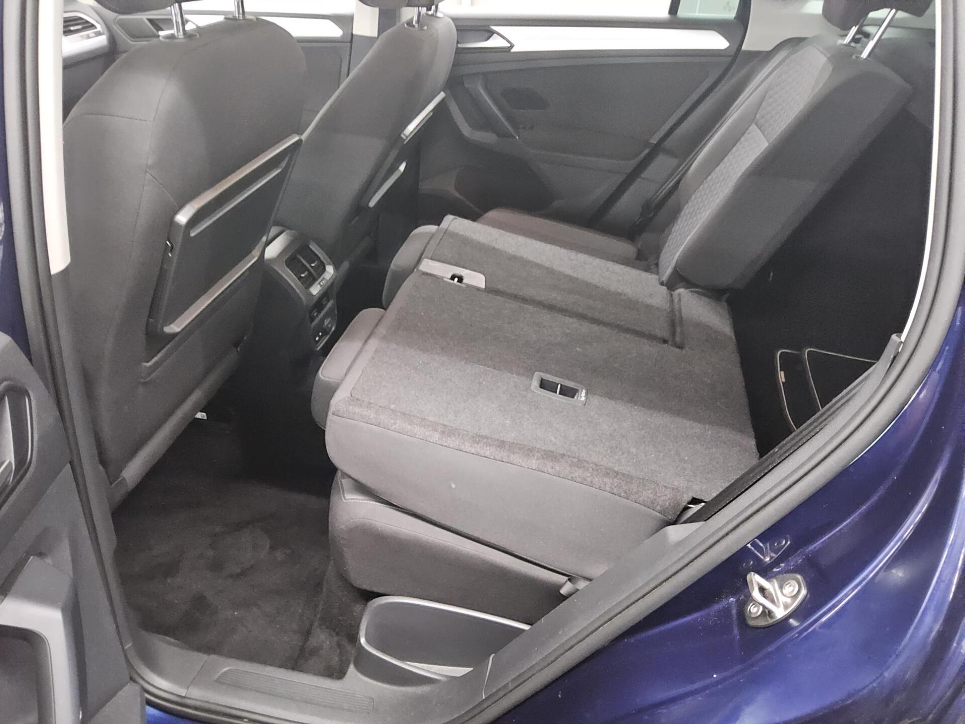 Volkswagen Tiguan 2.0 TDI Comf. AHK Navi ACC PDC 13