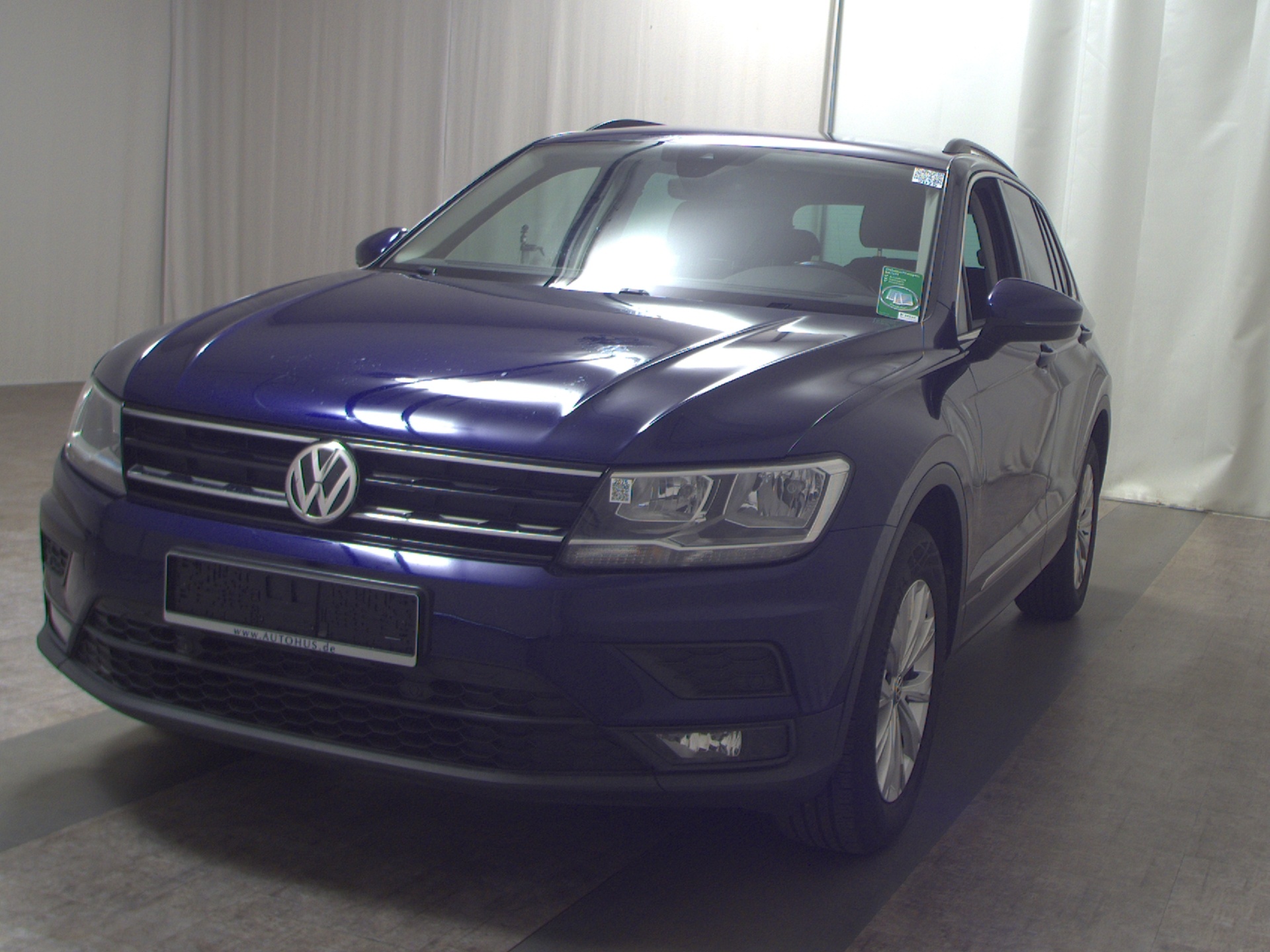 Volkswagen Tiguan 2.0 TDI Comf. AHK Navi ACC PDC 2