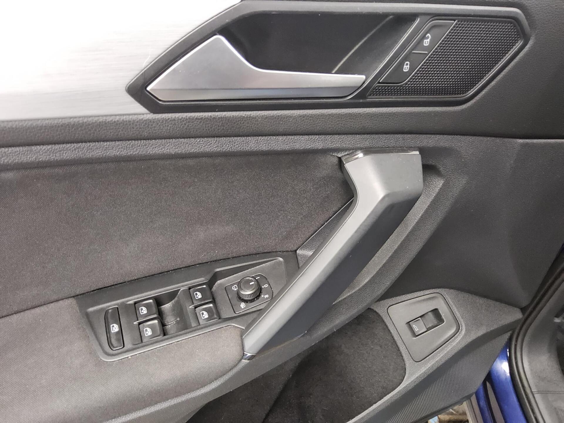 Volkswagen Tiguan 2.0 TDI Comf. AHK Navi ACC PDC 9