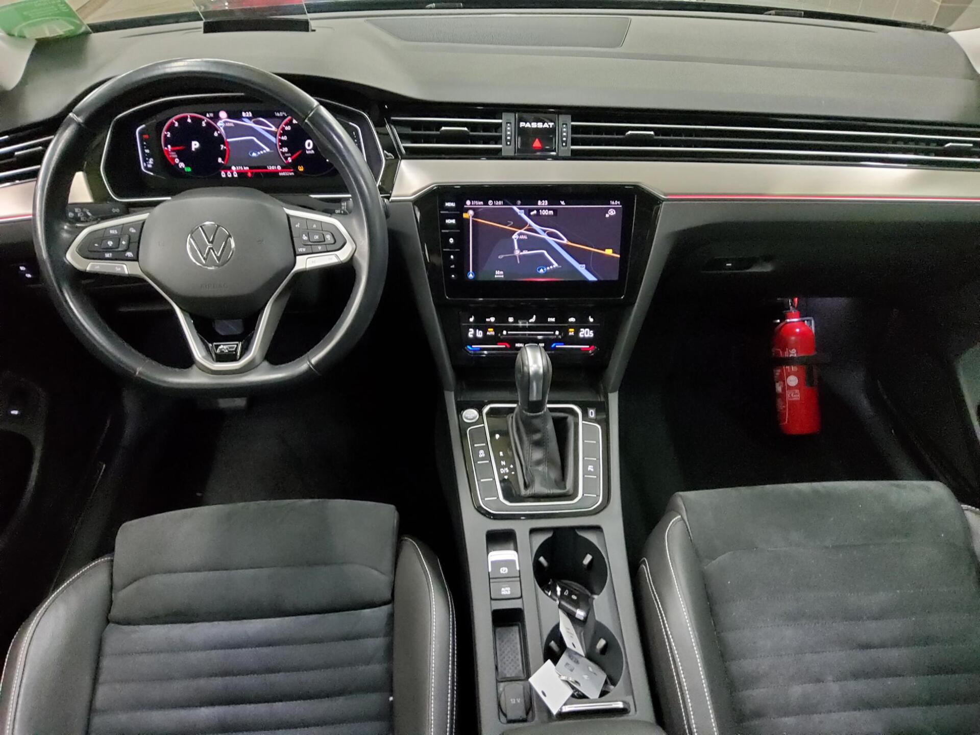 Volkswagen Passat 1.5 TSI R-Line Navi LED AID Pano T-Leder 5