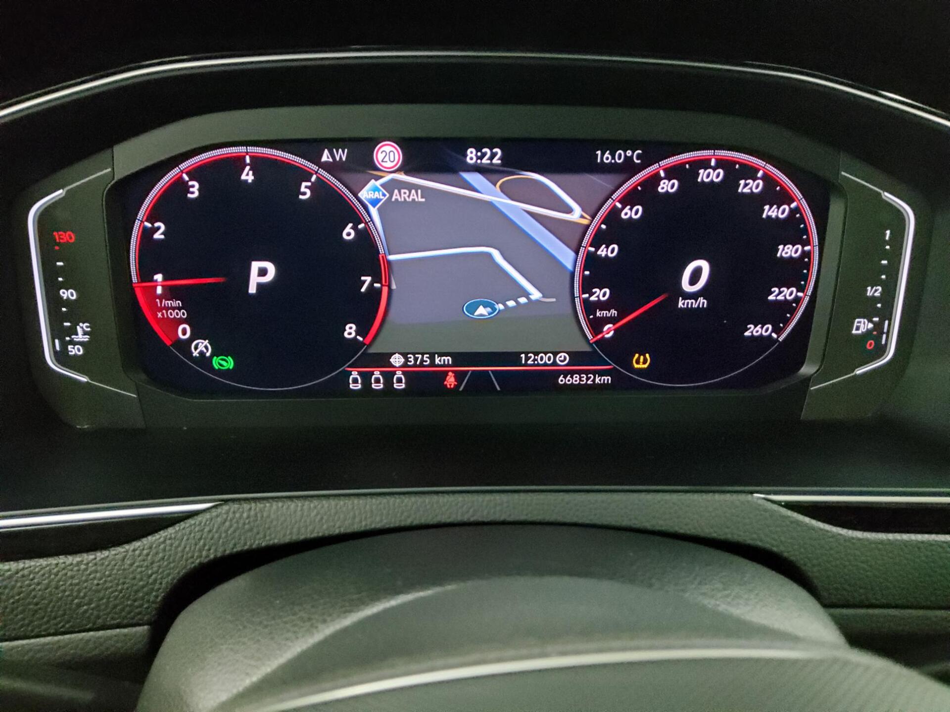 Volkswagen Passat 1.5 TSI R-Line Navi LED AID Pano T-Leder 8