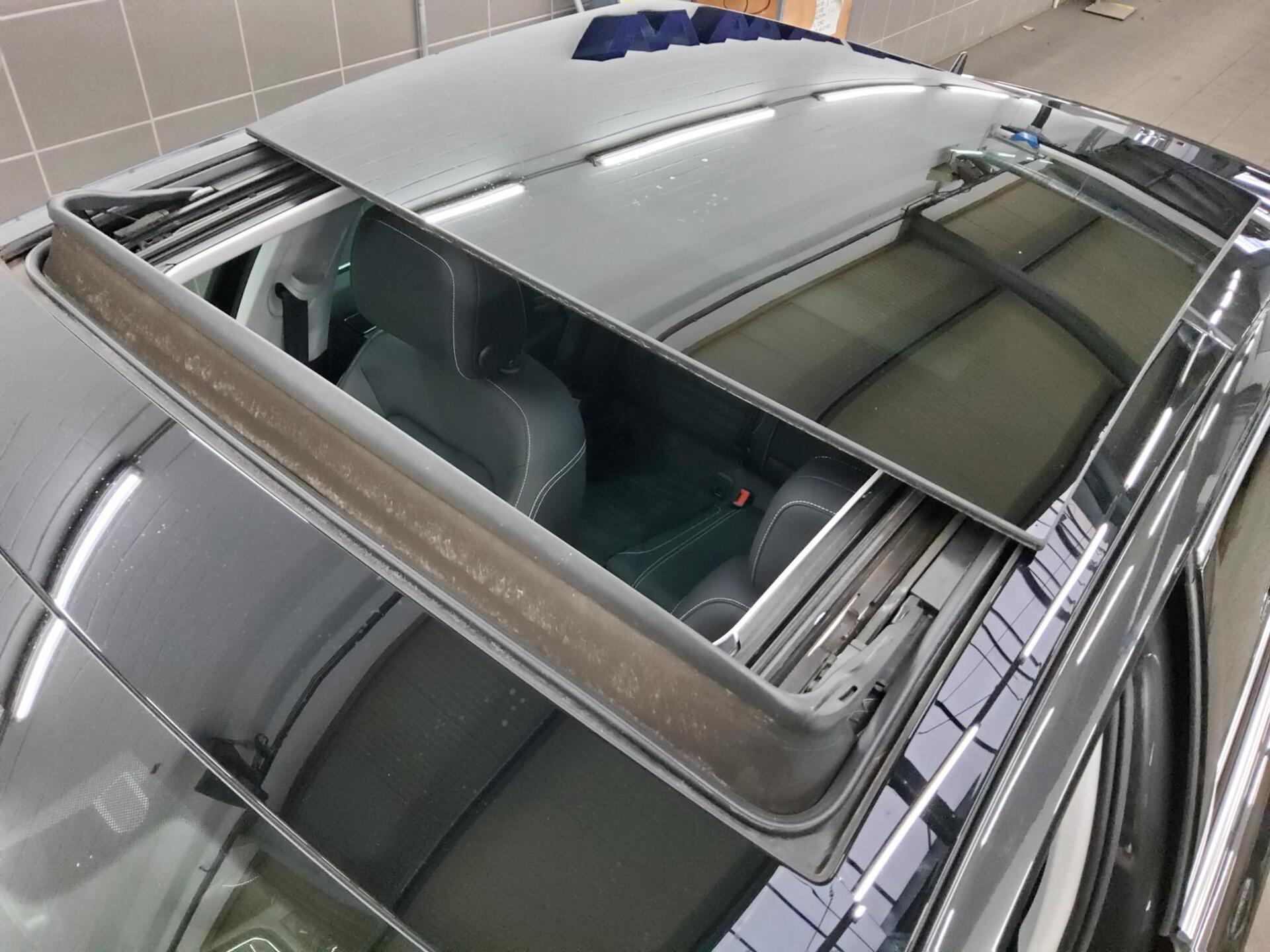 Volkswagen Passat 1.5 TSI R-Line Navi LED AID Pano T-Leder 13