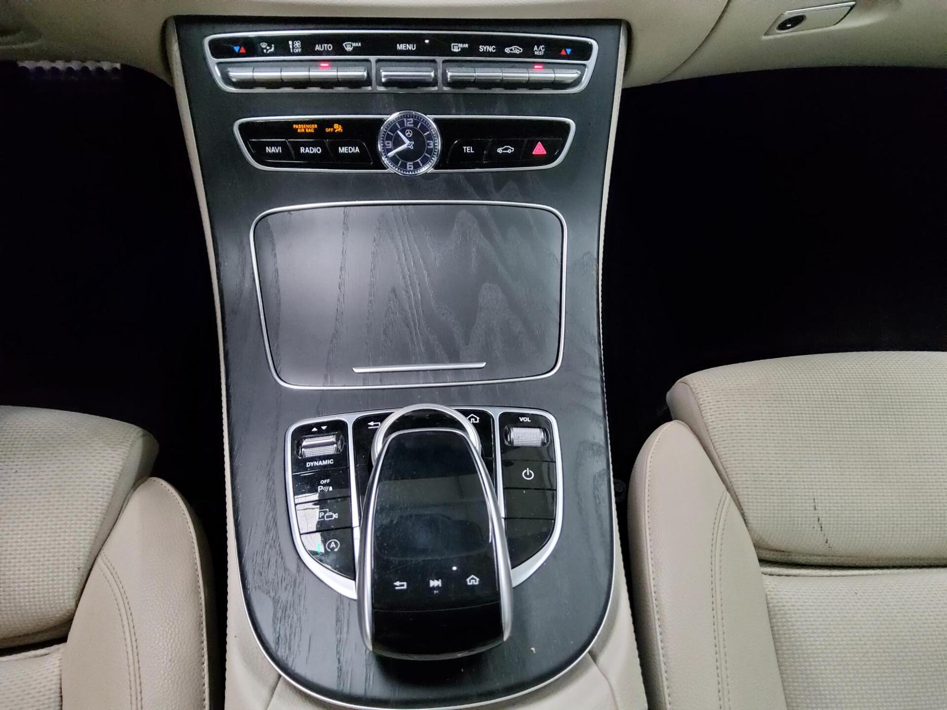Mercedes-Benz E 300 d Avantgarde T-Leder Navi Widescren RFK 6