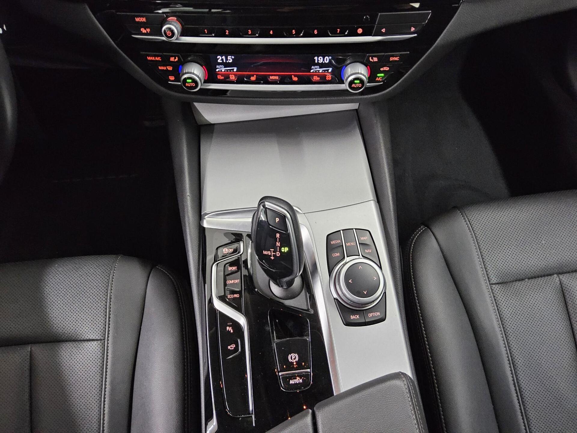 BMW 520dA Touring Leder Navi LED LC+ Pano 360° 6