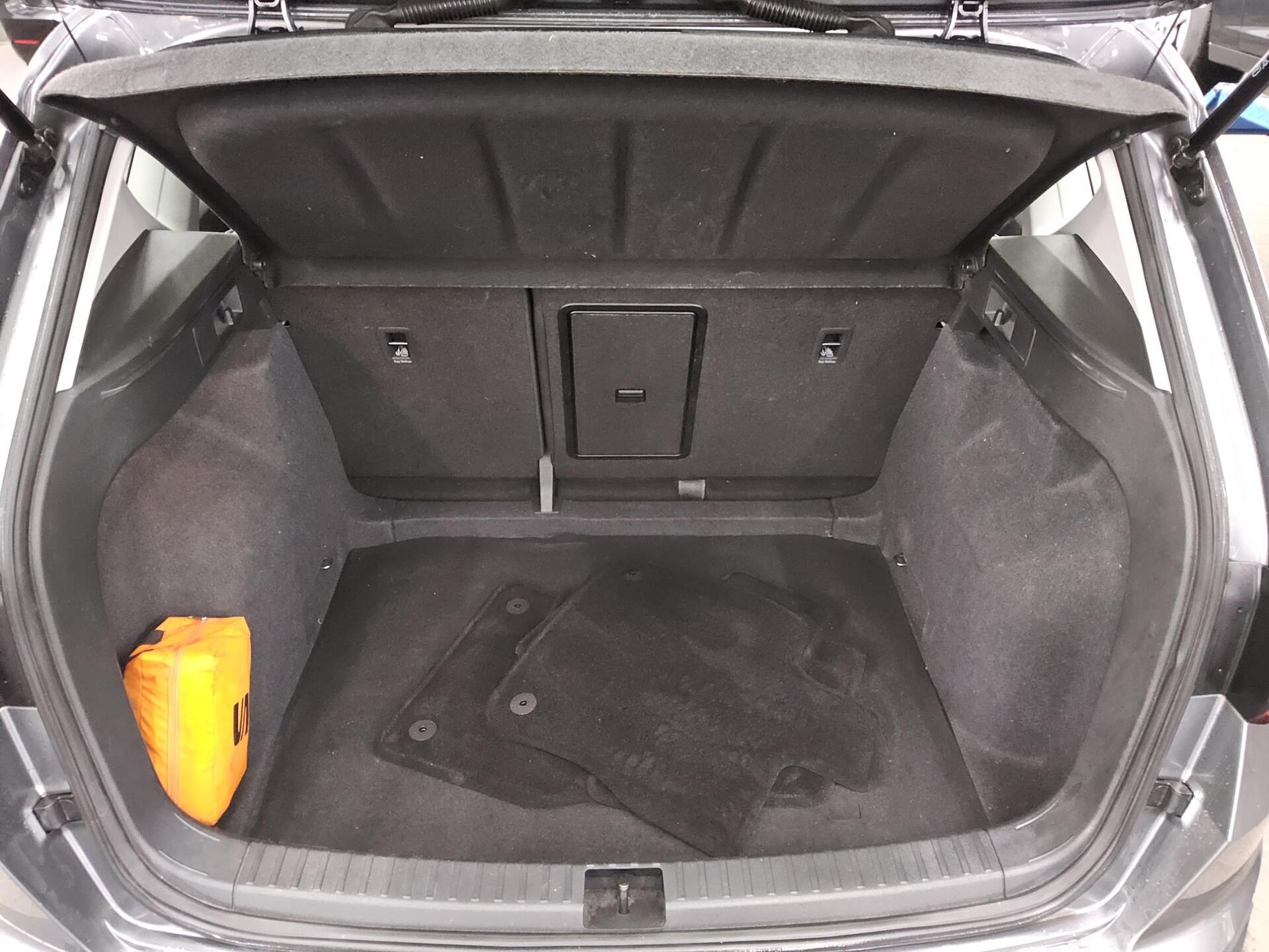 Seat Ateca 1.0 TSI Style Navi LED AHK PDC 11