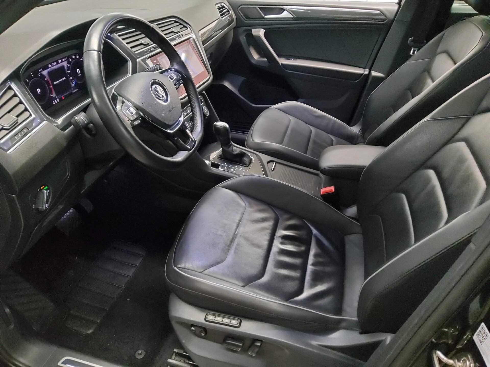 Volkswagen Tiguan Allspace 1.5 TSI R-Line Leder Navi+ AID 9