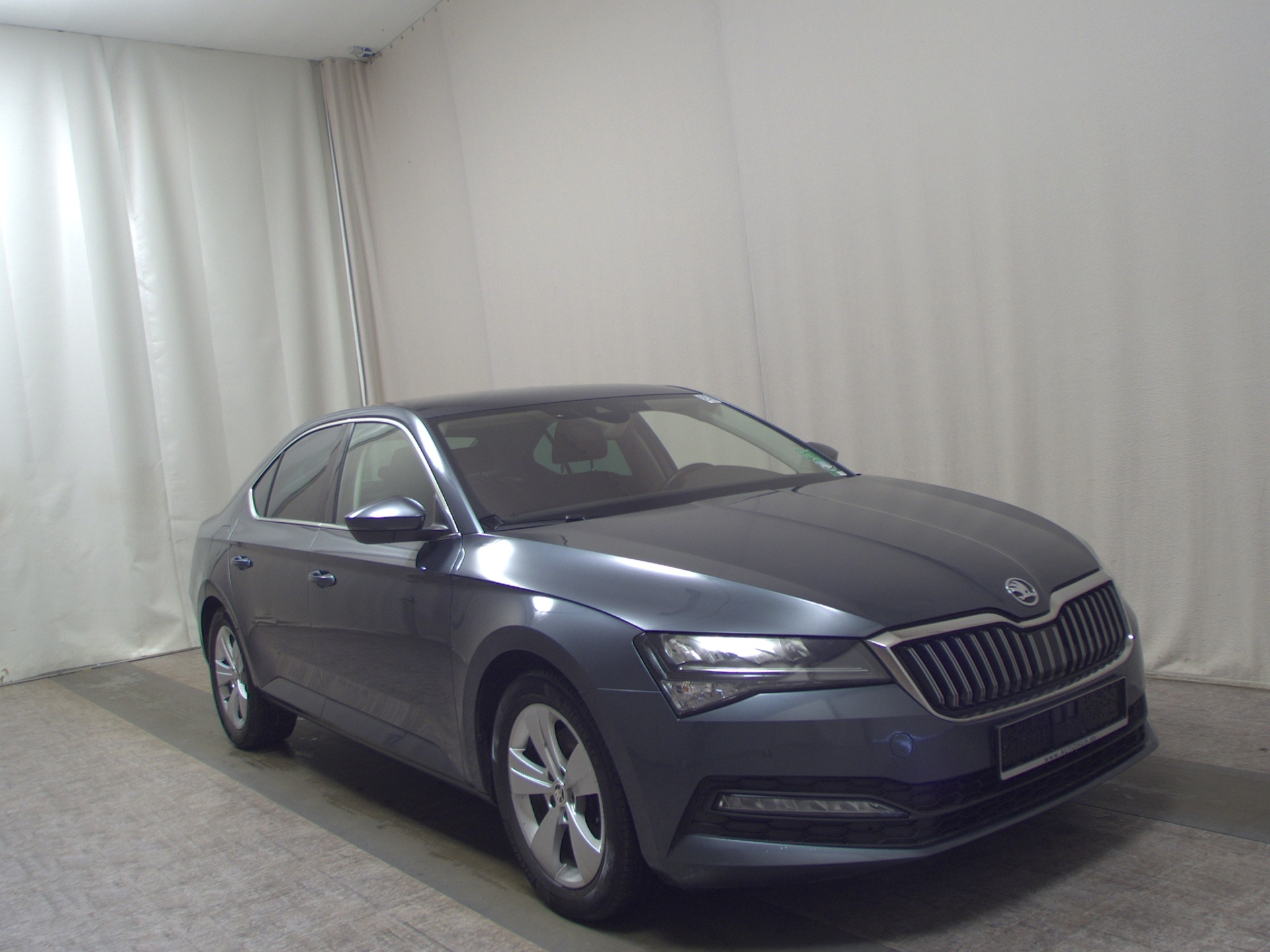 Skoda Superb 2.0 TDI Ambition Navi LED vc ACC RFK Shz 3