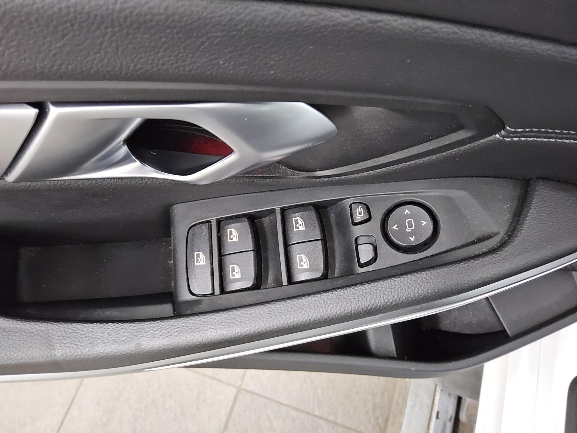 BMW 320dA Sport-Line Navi Glasdach LED+ LC-Pro Ahk 10