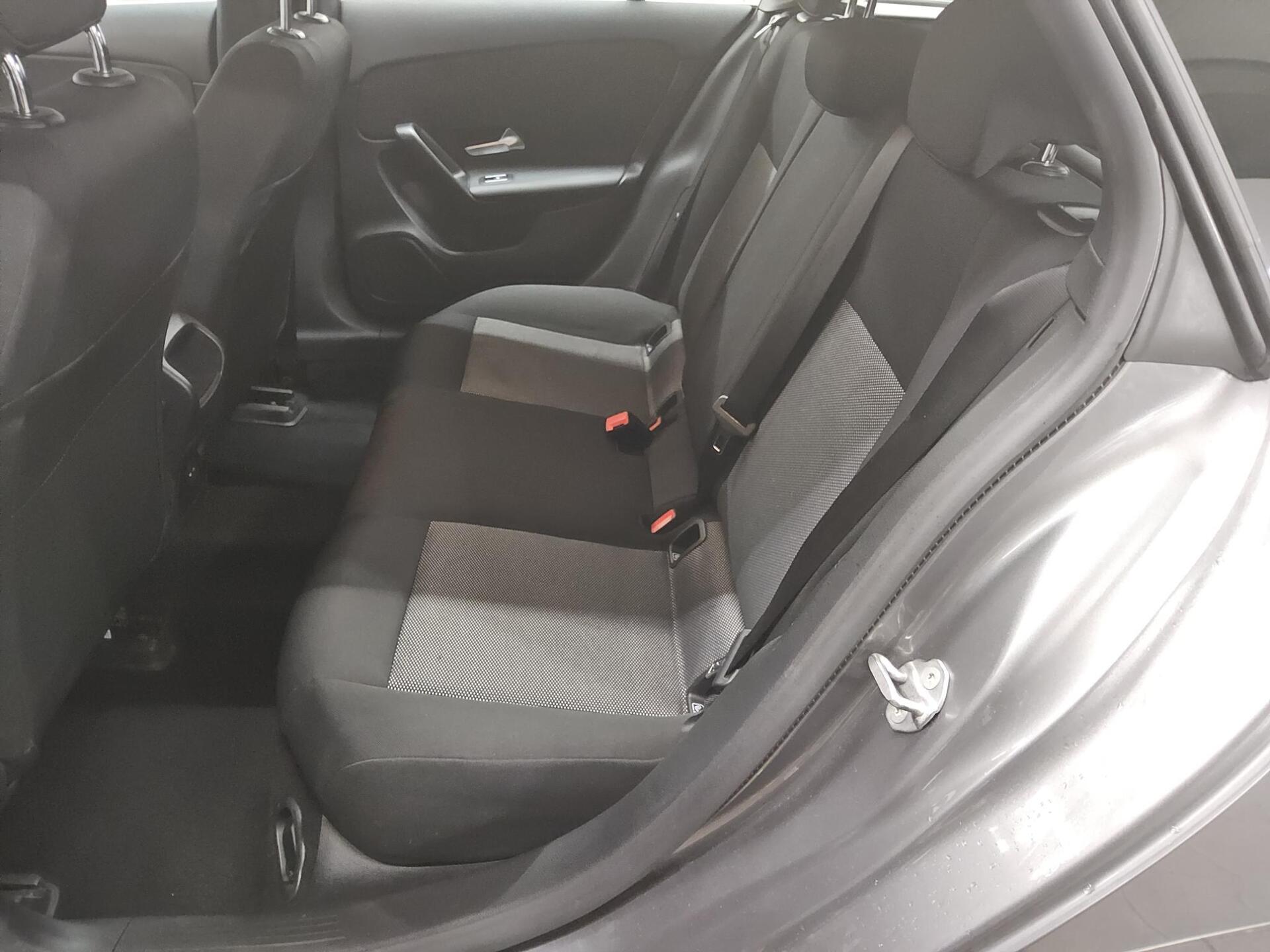 Mercedes-Benz CLA 180 SB d Navi PDC Shz Park-Assistent 13