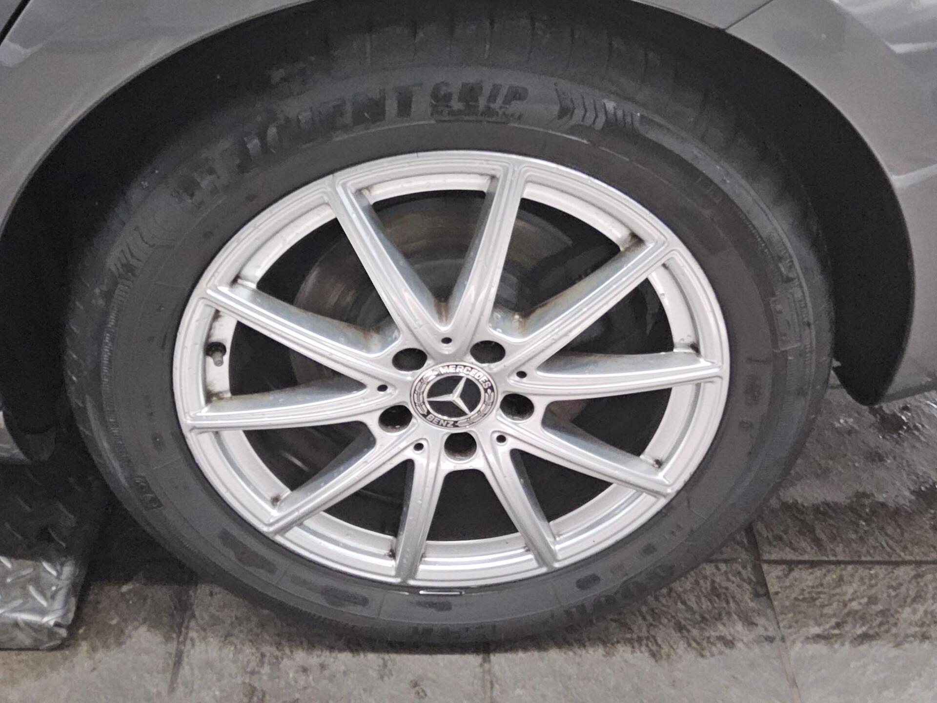 Mercedes-Benz CLA 180 SB d Navi PDC Shz Park-Assistent 11