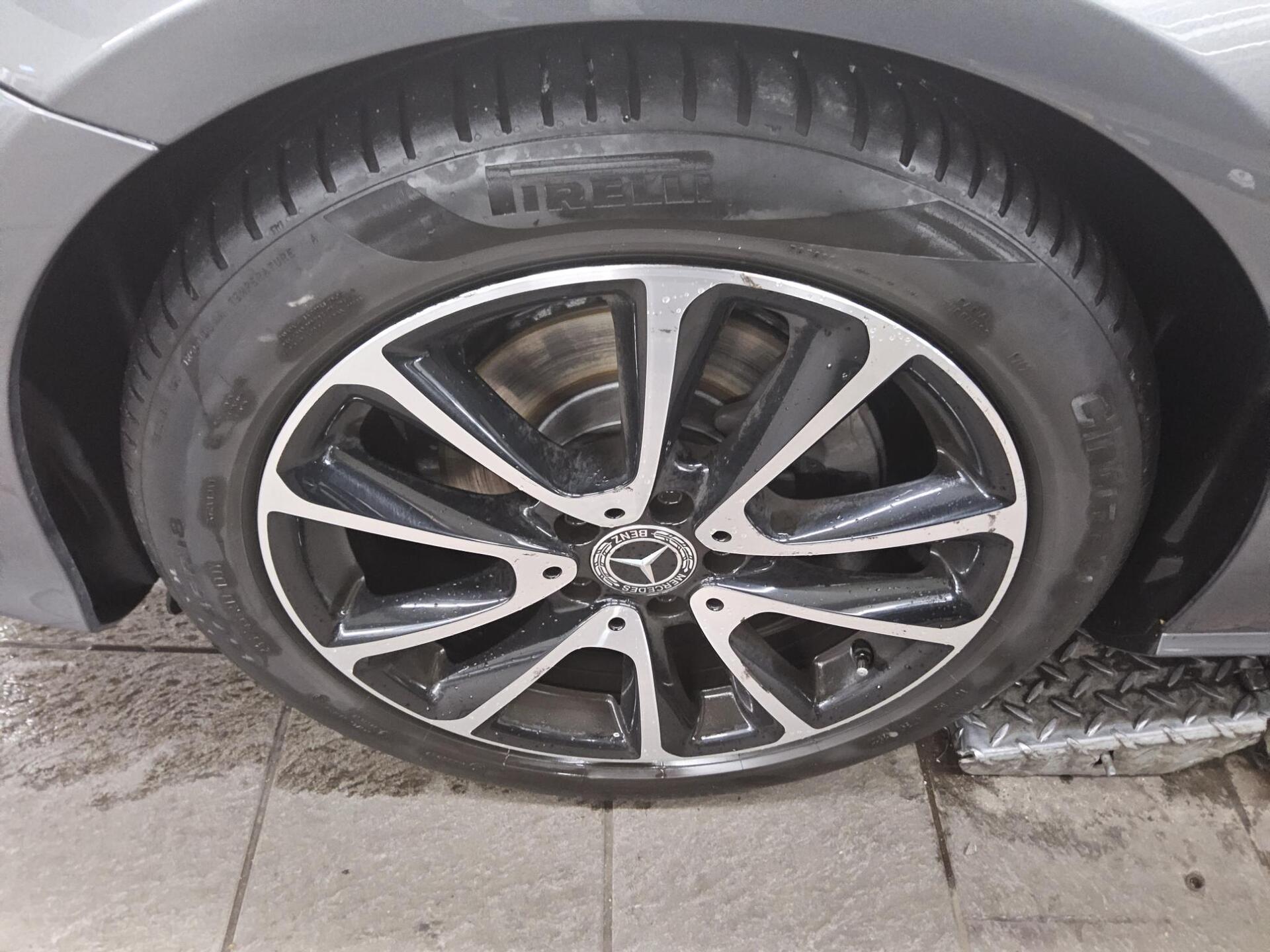 Mercedes-Benz E 200 d Avantgarde Navi LED Widescreen Burmester 11