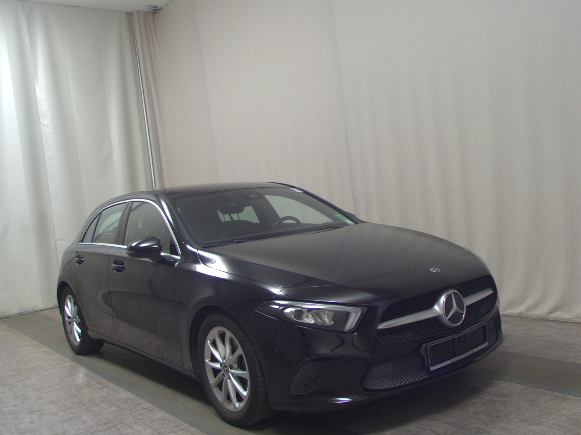 Mercedes-Benz A 200 Progressive Navi LED Shz Kamera 3