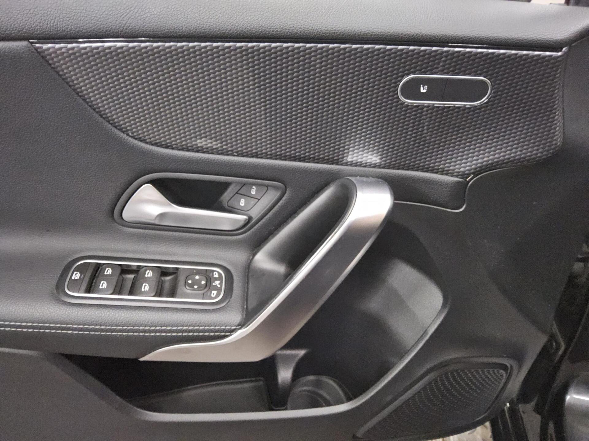 Mercedes-Benz A 200 Progressive Navi LED Shz Kamera 10