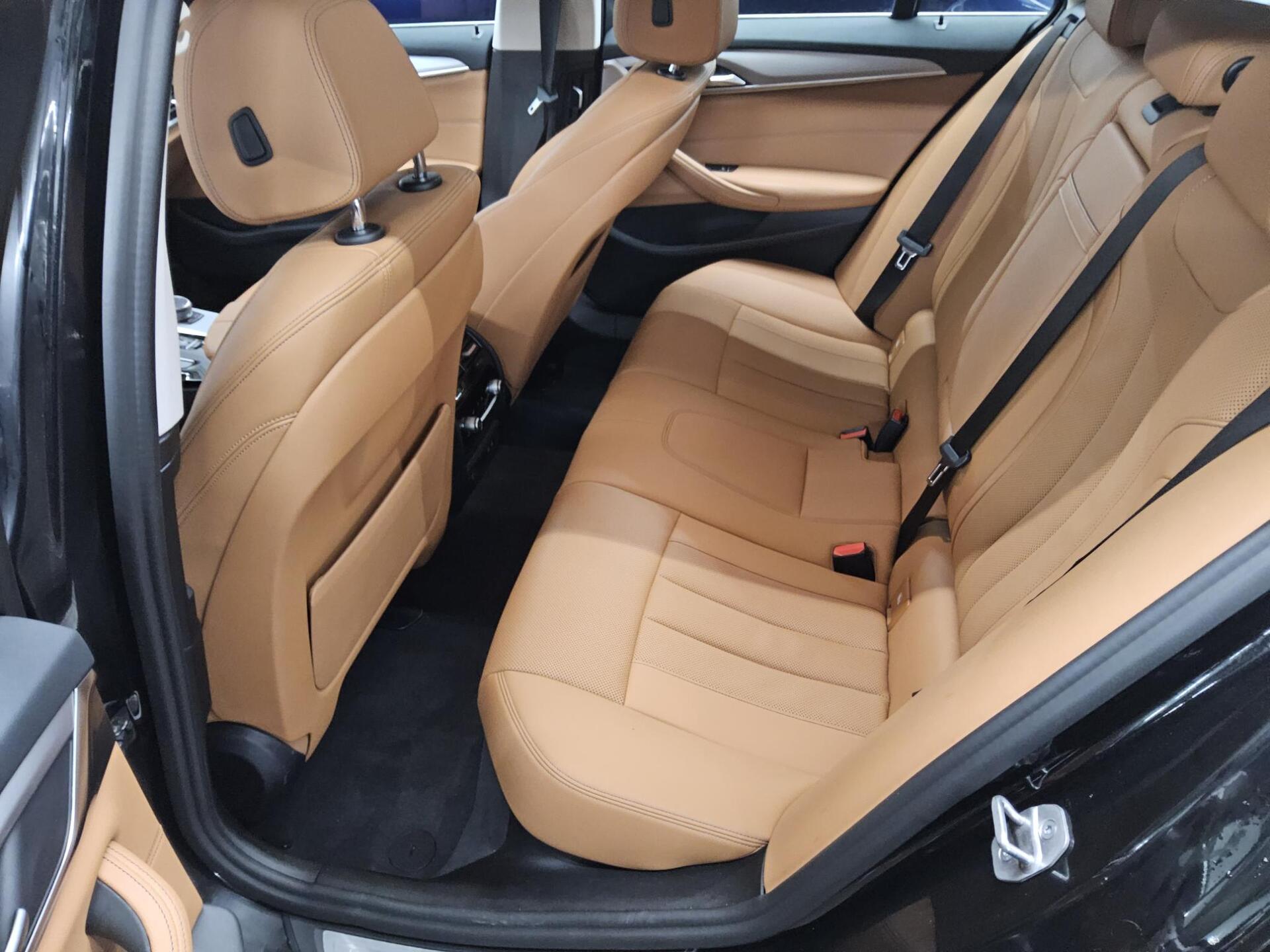 BMW 520dA Touring Leder LC Prof. ACC Memory RFK 13