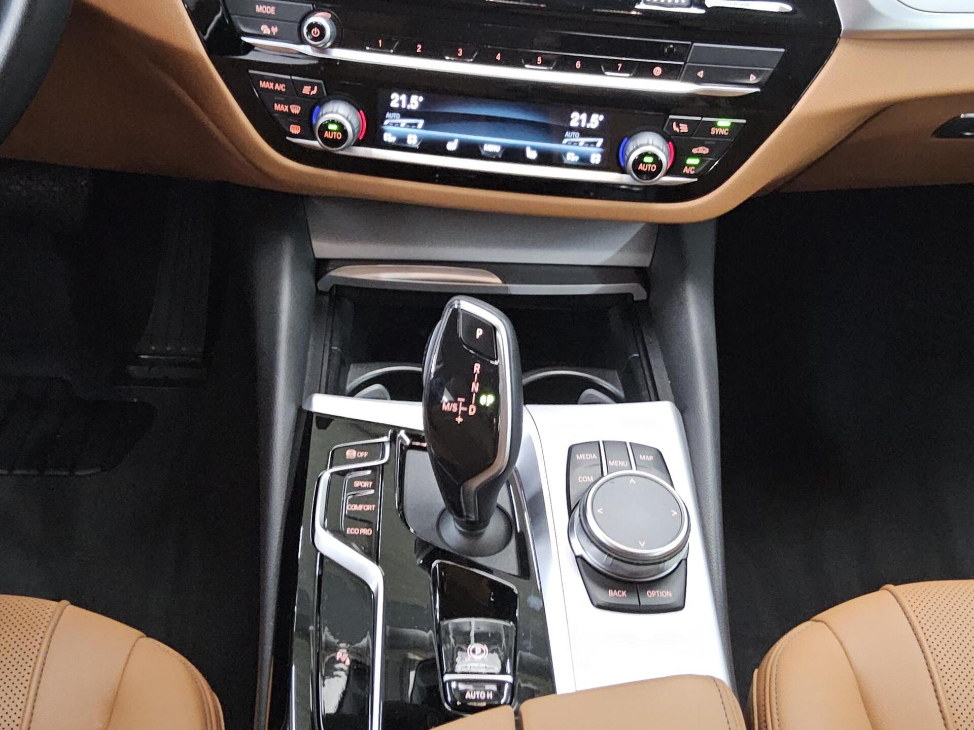 BMW 520dA Touring Leder LC Prof. ACC Memory RFK 6