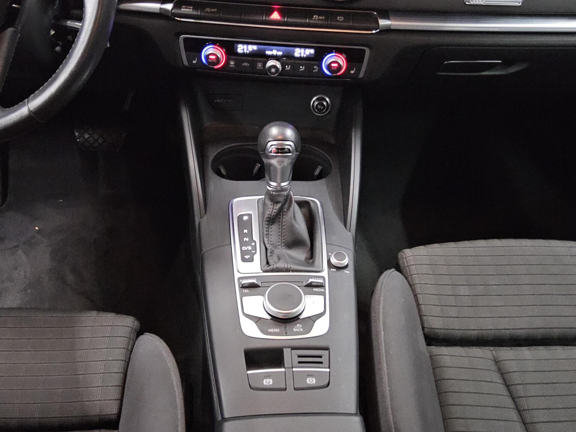 Audi A3 Sportback 35 TDI sport S-Line Ext. AHK LED 6