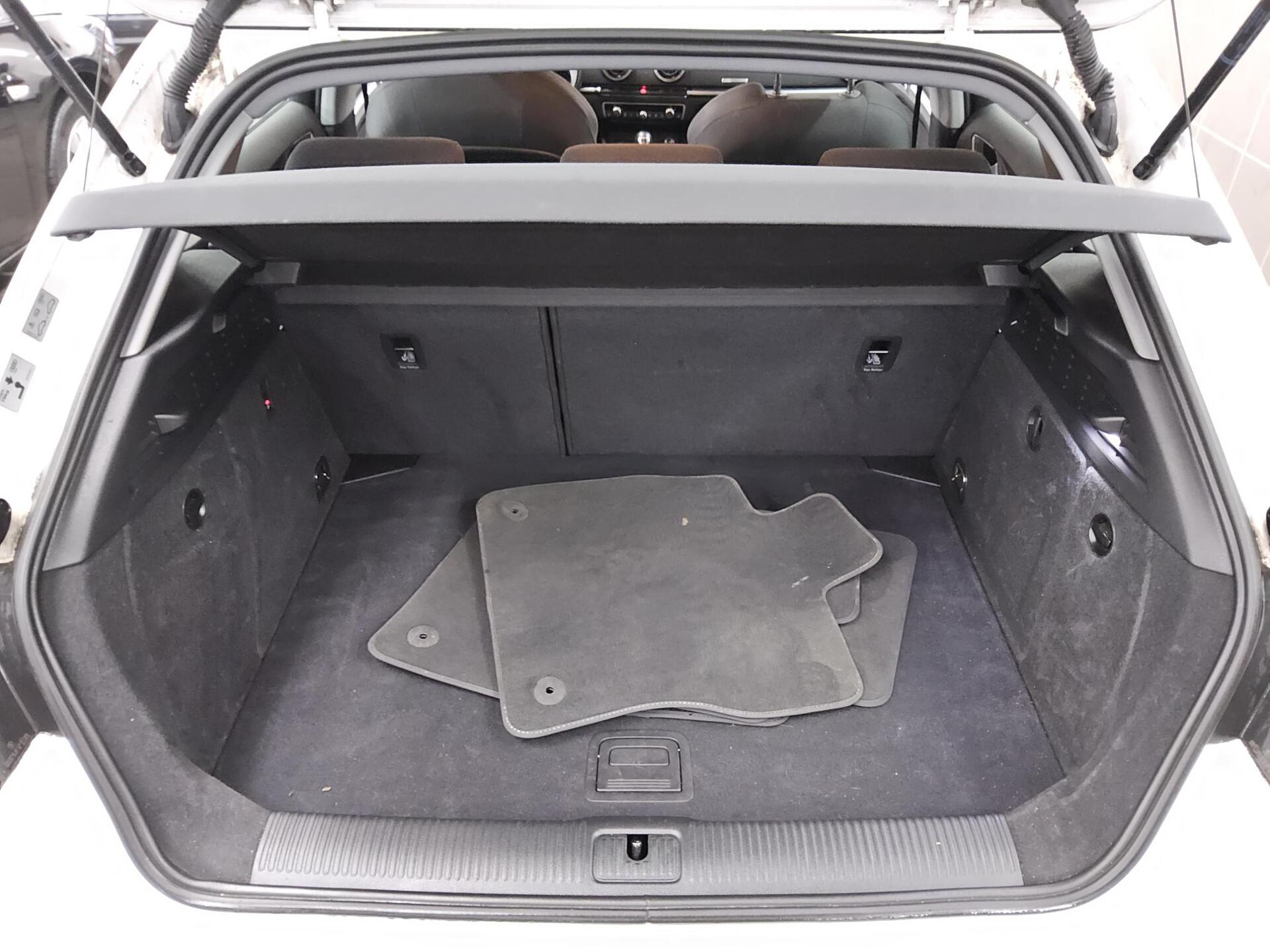 Audi A3 Sportback 35 TDI sport S-Line Ext. AHK LED 12