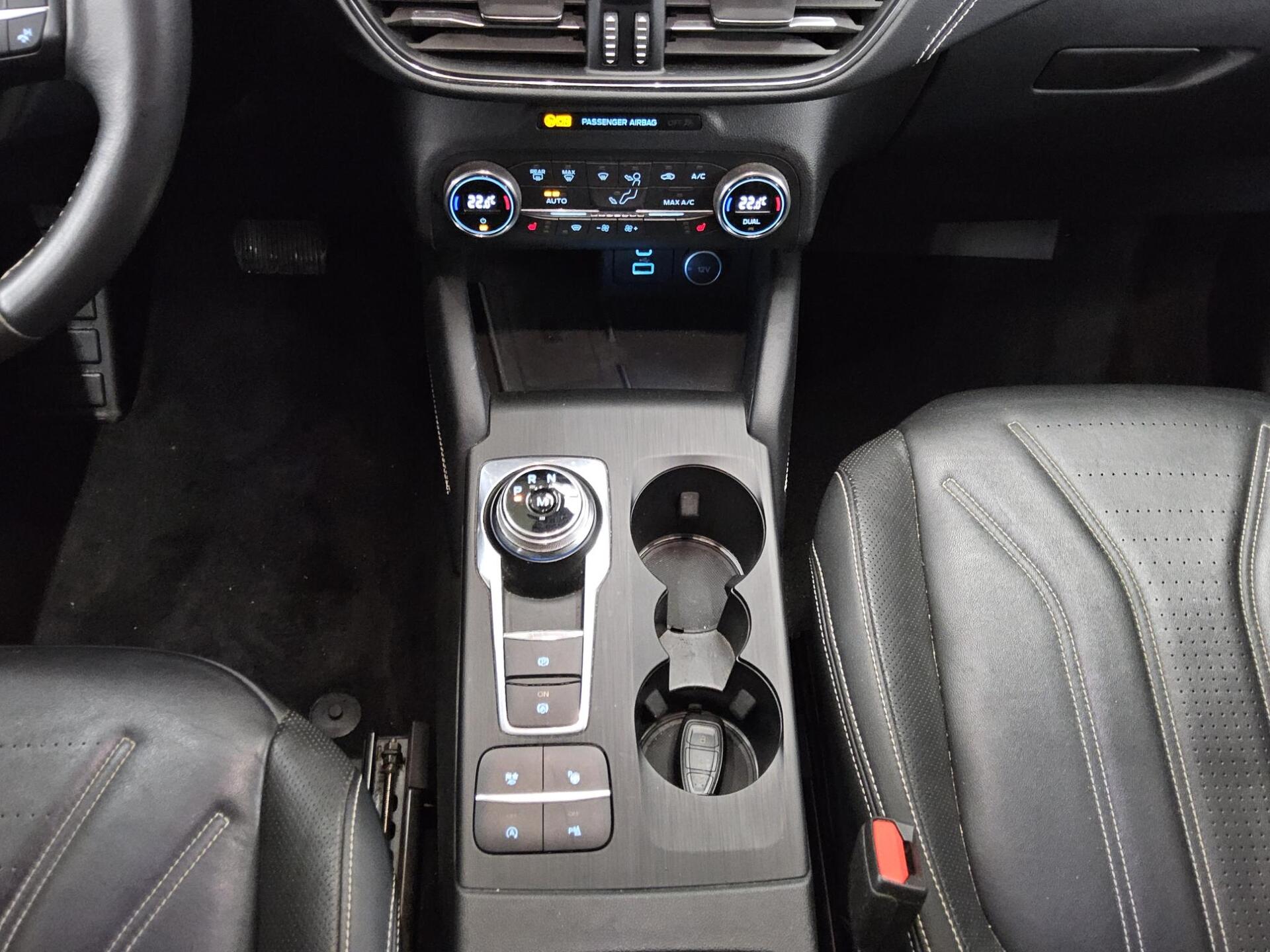 Ford Kuga 2.0 EB Vignale Navi LED DigiTacho HuD B&O 6