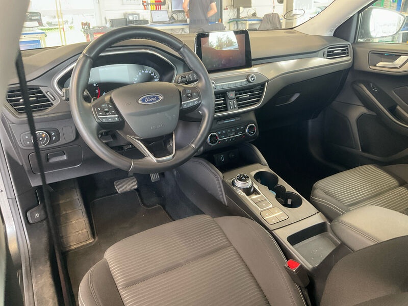 Ford Focus Turnier 1.0 EB Titanium AHK 5
