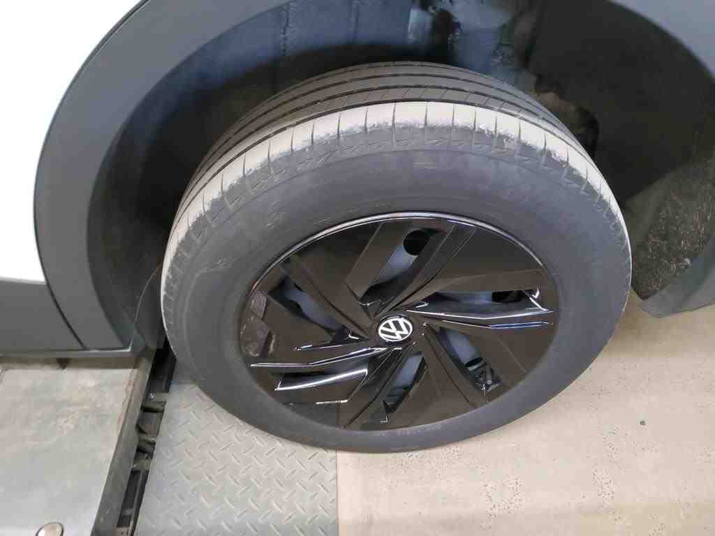 Volkswagen ID.4 Pure Performance NAVI KLIMAAUT SHZ RFK LED 12