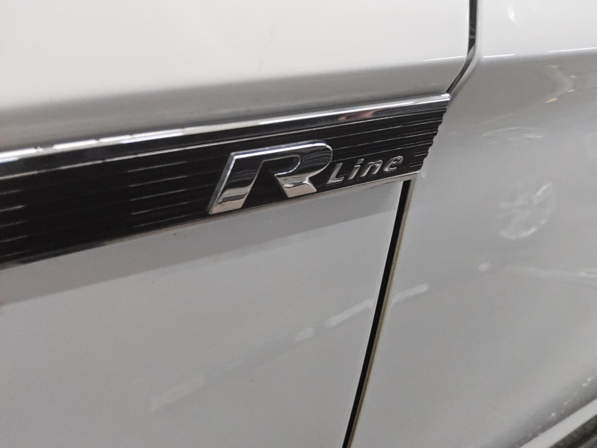 Volkswagen Passat Var. 2.0 TSI R-Line Pano AID Navi HuD AHK 12