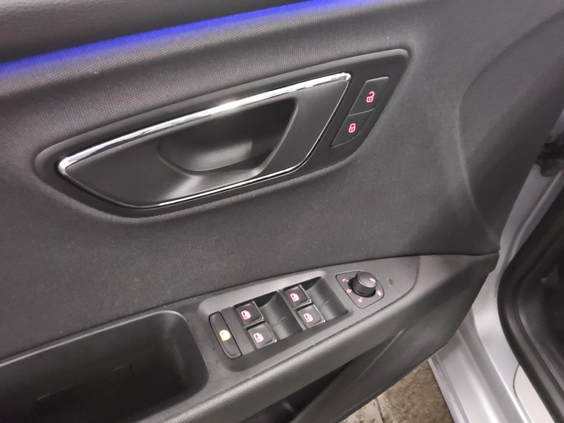 Seat Leon 1.5 TSI FR-Line Navi LED Panorama AHK 9