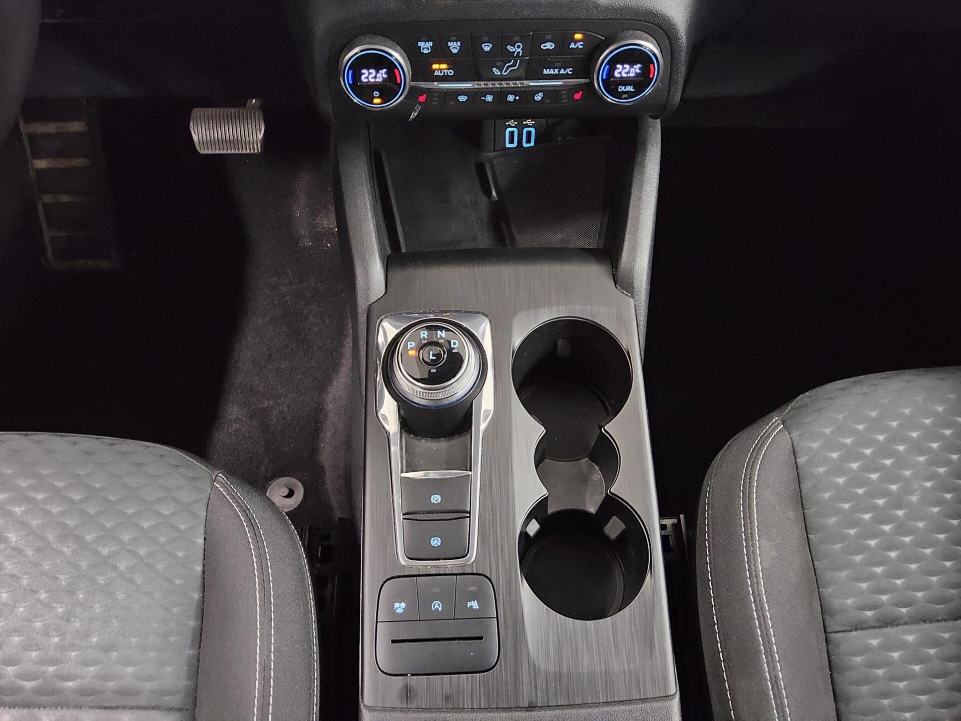 Ford Kuga 2.0 EB Cool&Connect Navi PDC AHK StHzg 6