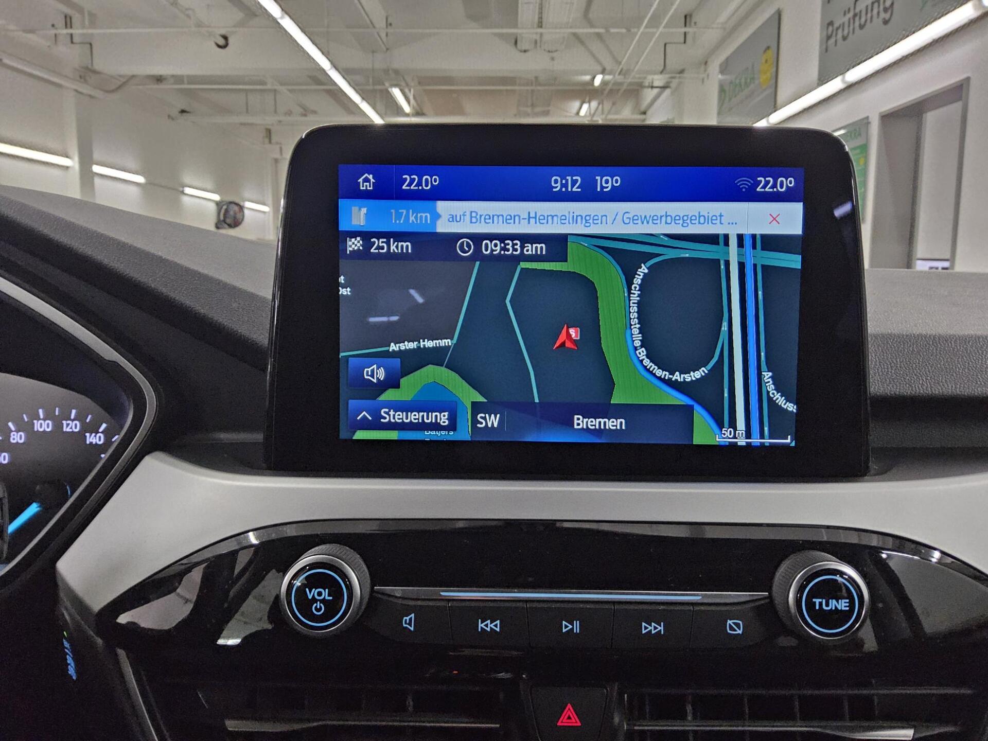 Ford Kuga 2.0 EB Cool&Connect Navi PDC AHK StHzg 7