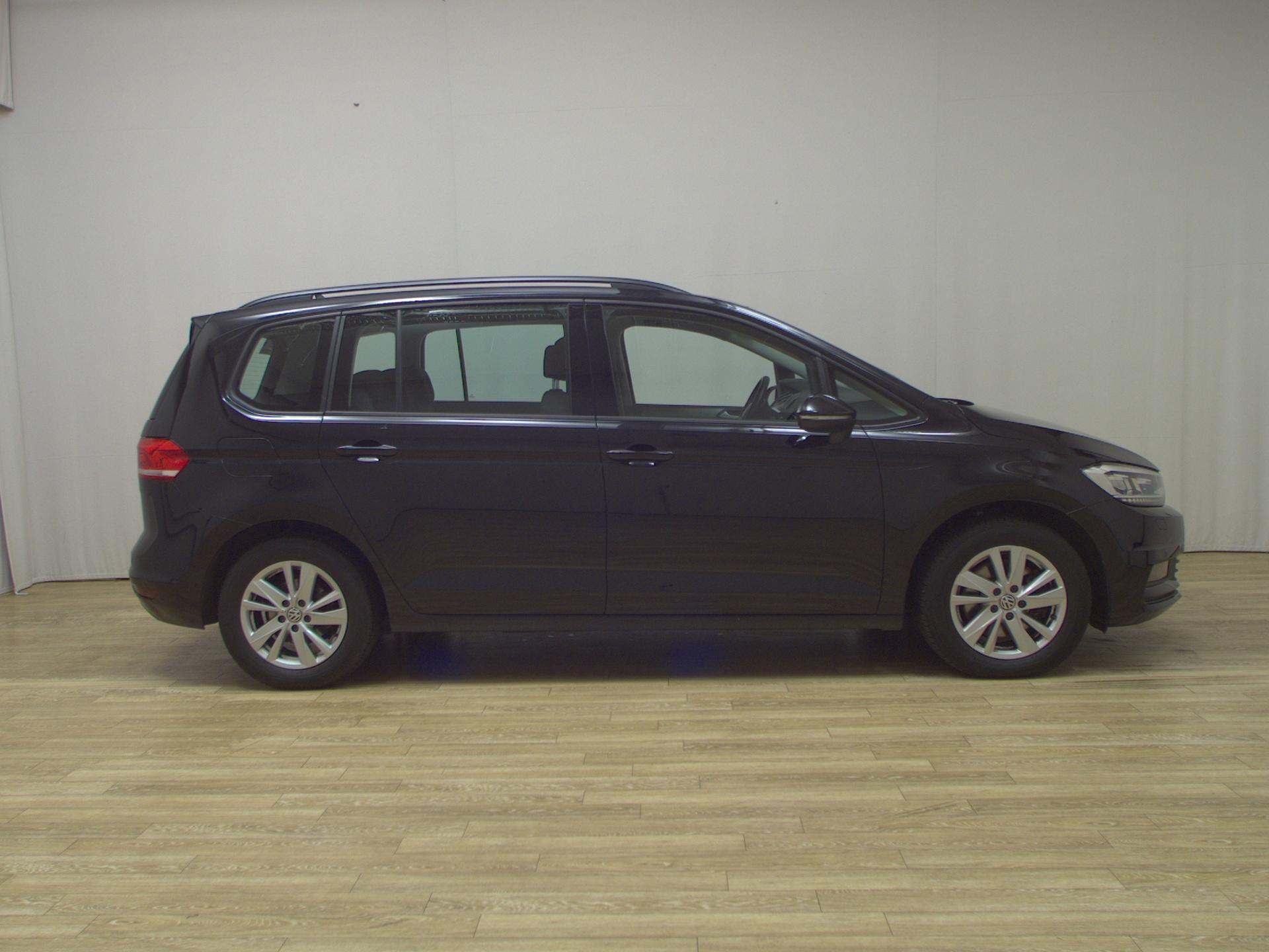 Volkswagen Touran 2.0 TDI Comf. Navi LED PDC SHZ ACC AHK