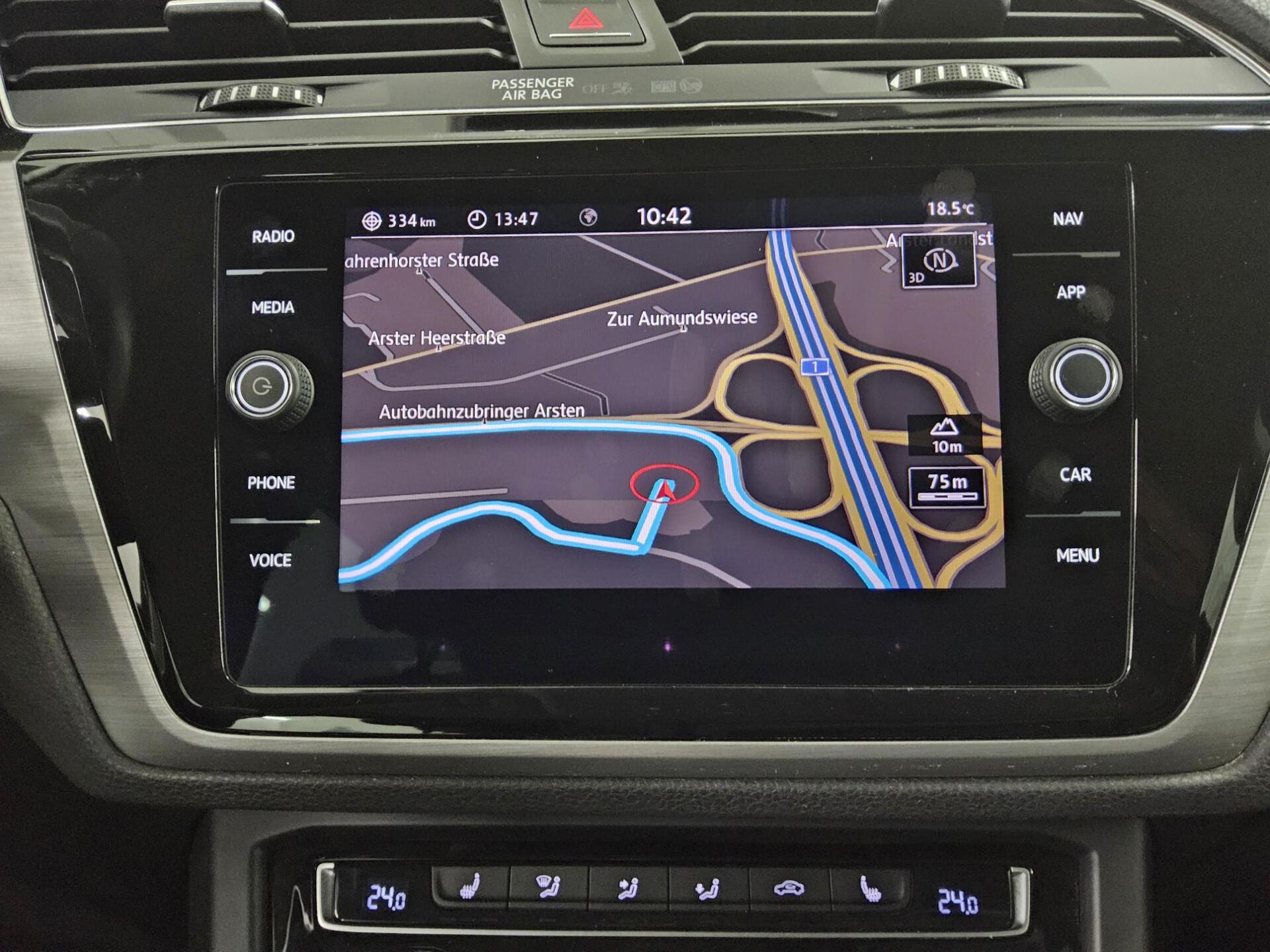 Volkswagen Touran 2.0 TDI Comf. Navi LED PDC SHZ ACC AHK 7