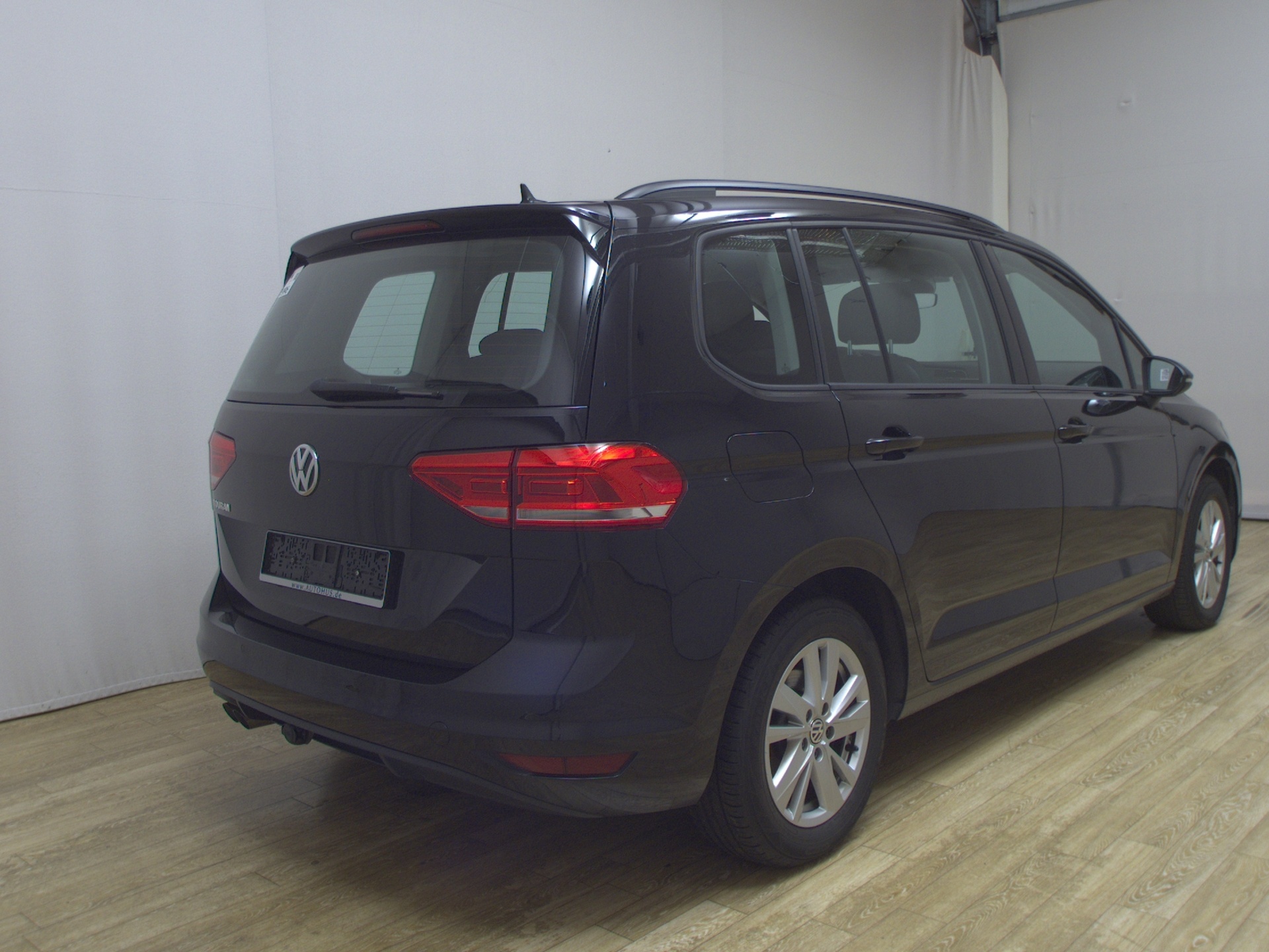 Volkswagen Touran 2.0 TDI Comf. Navi LED PDC SHZ ACC AHK 4