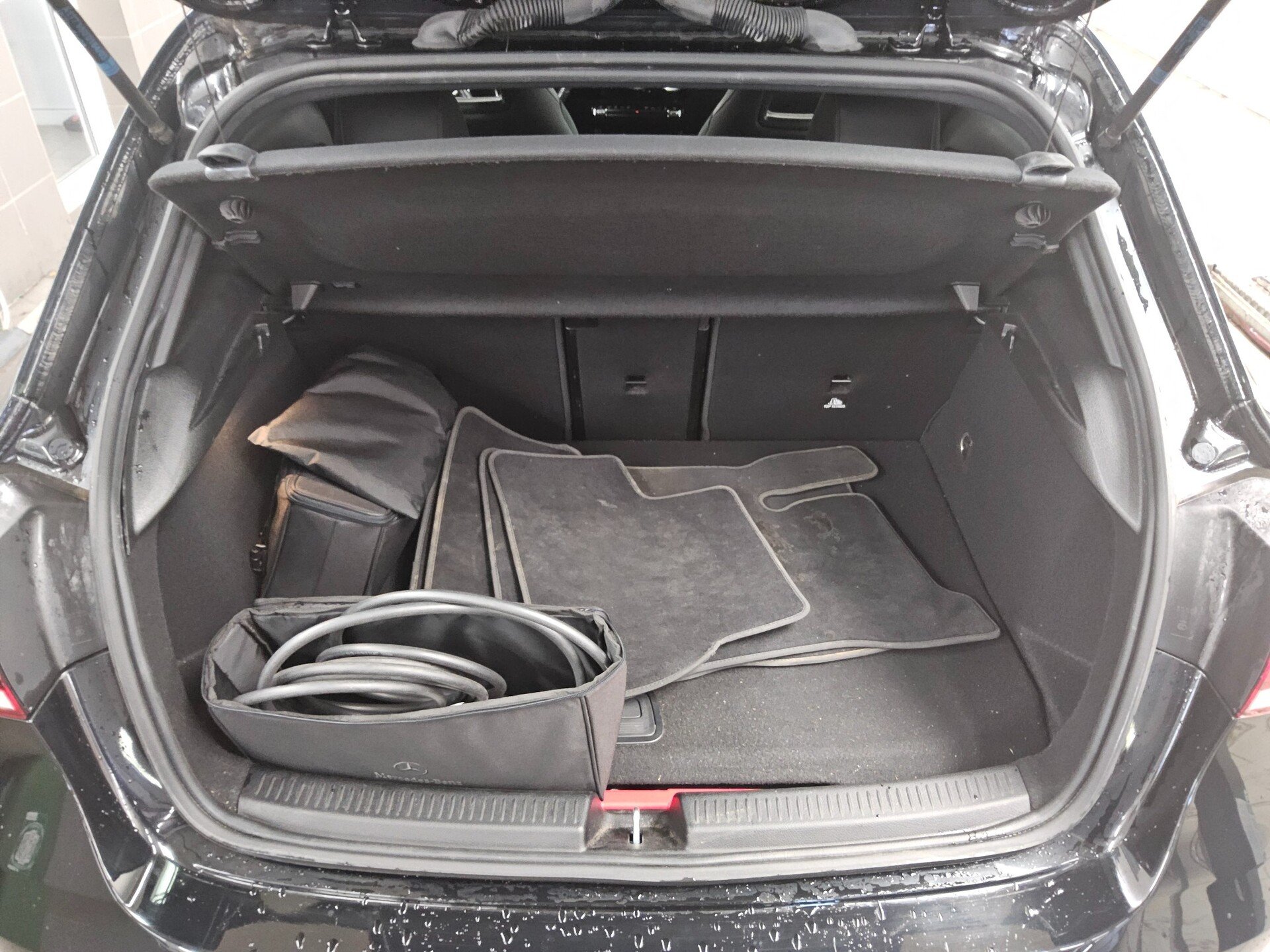 Mercedes-Benz A 250 e AMG-Line Navi Multibeam MBUX high Sound 12