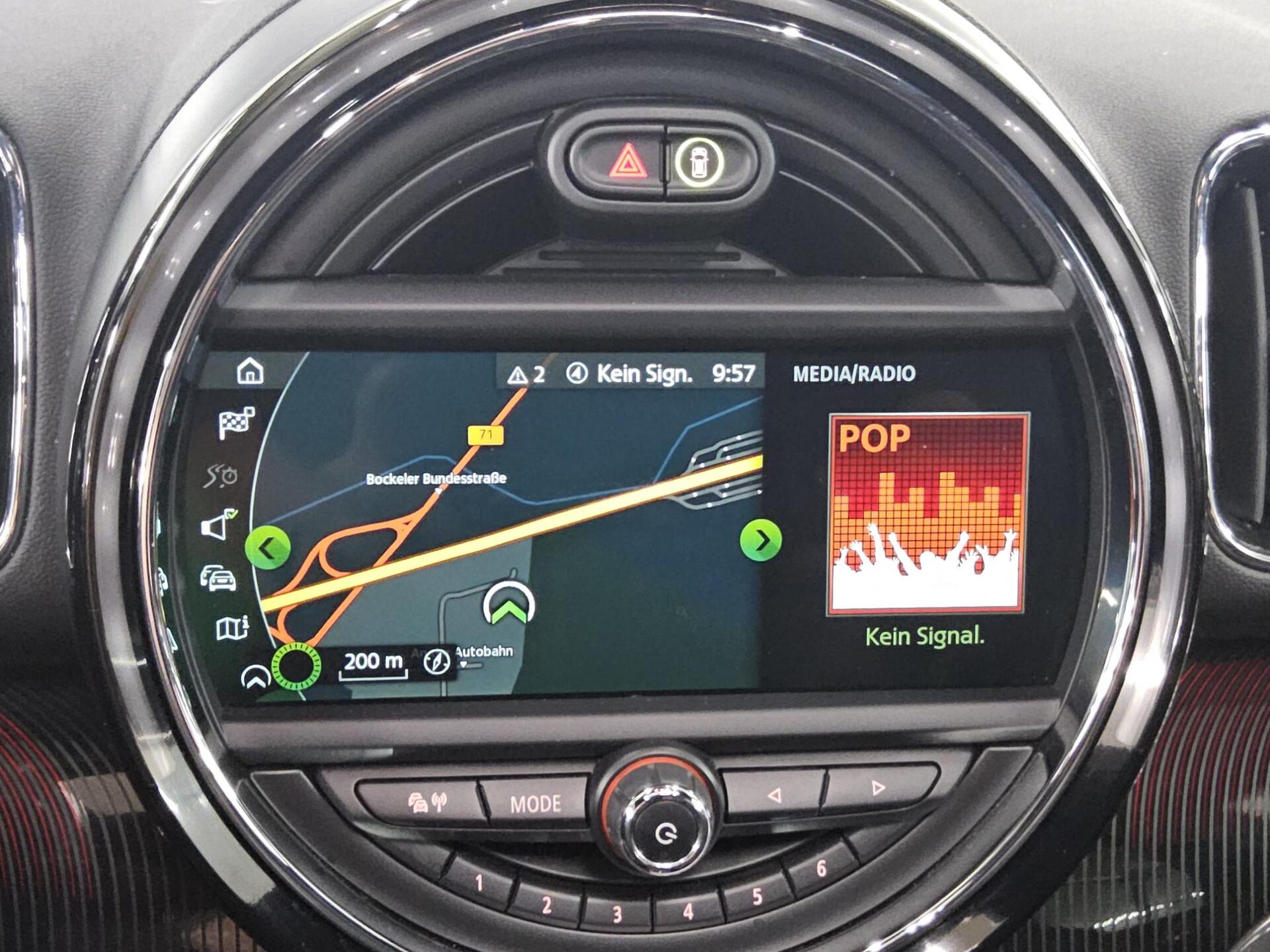 MINI Cooper Countryman ALL4 Navi LED HuD Pano Harman 7
