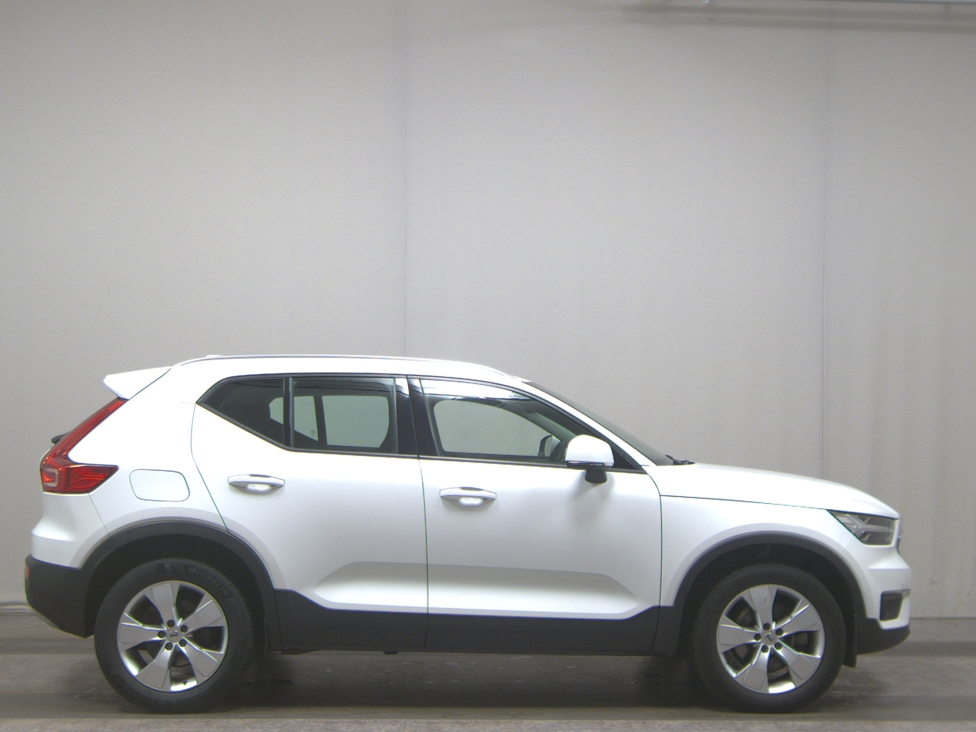 Volvo XC40 B4 Momentum Pro Navi LED ACC PDC Shz