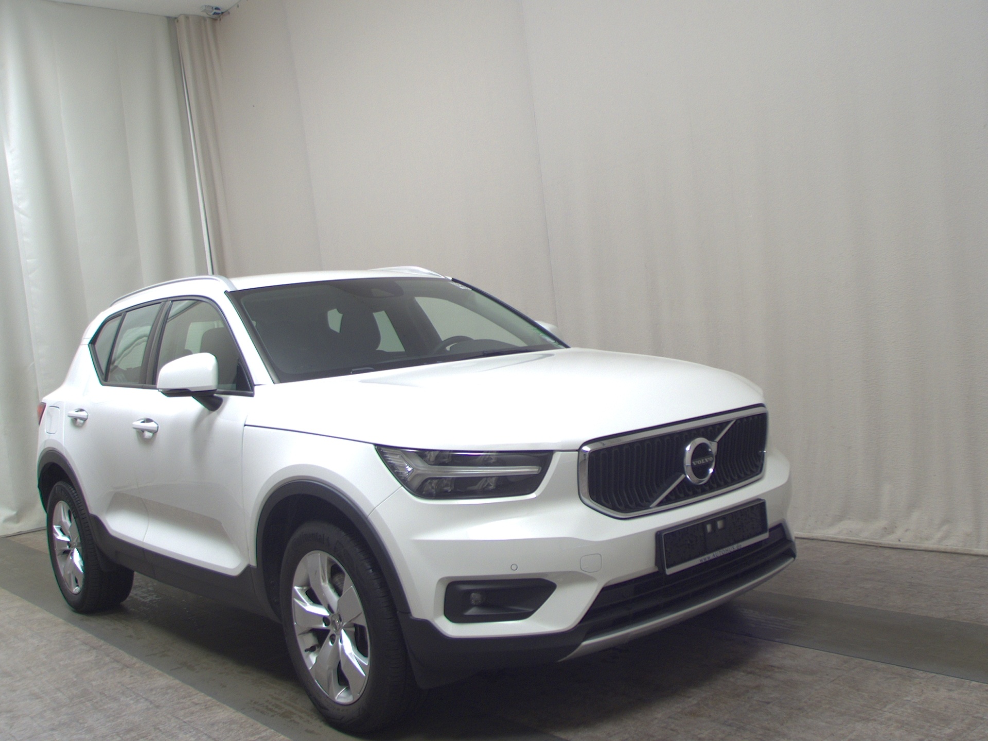 Volvo XC40 B4 Momentum Pro Navi LED ACC PDC Shz 3