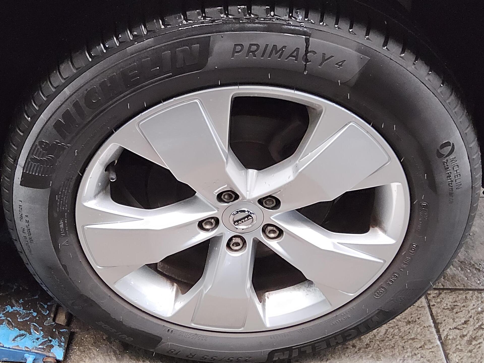 Volvo XC40 B4 Momentum Pro Navi LED ACC PDC Shz 11