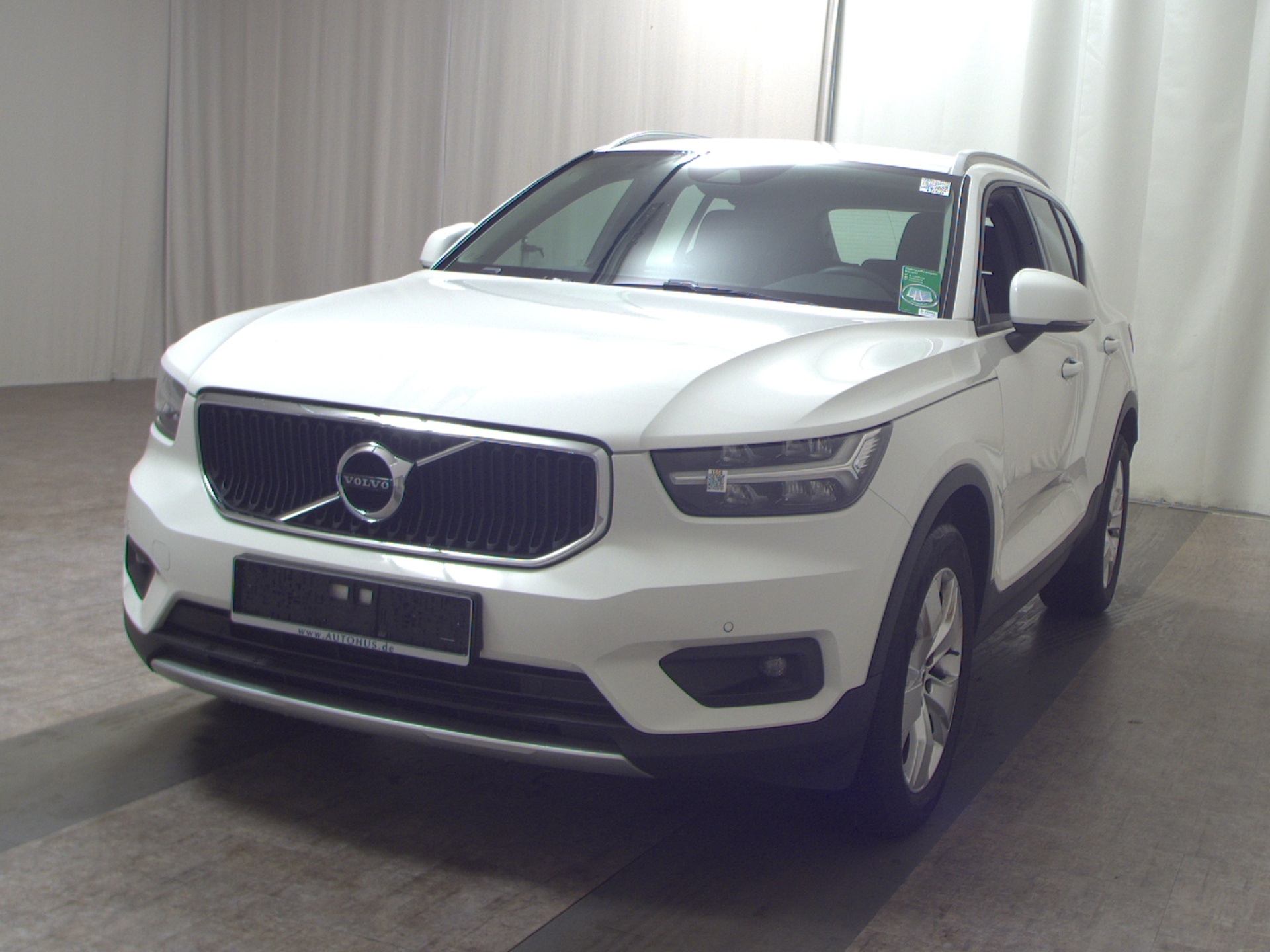 Volvo XC40 B4 Momentum Pro Navi LED ACC PDC Shz 2