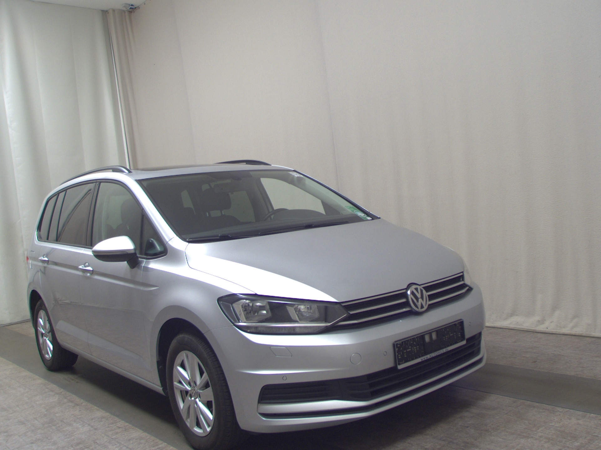 Volkswagen Touran 2.0 TDI Comf. Navi Pano RFK PDC Shz 3