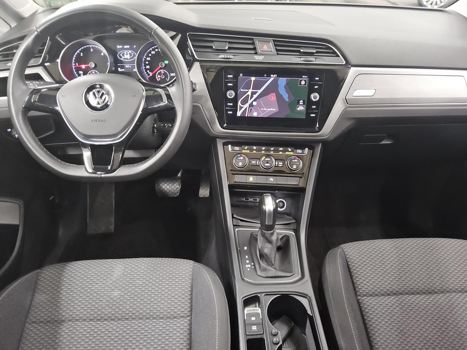 Volkswagen Touran 2.0 TDI Comf. Navi Pano RFK PDC Shz 5