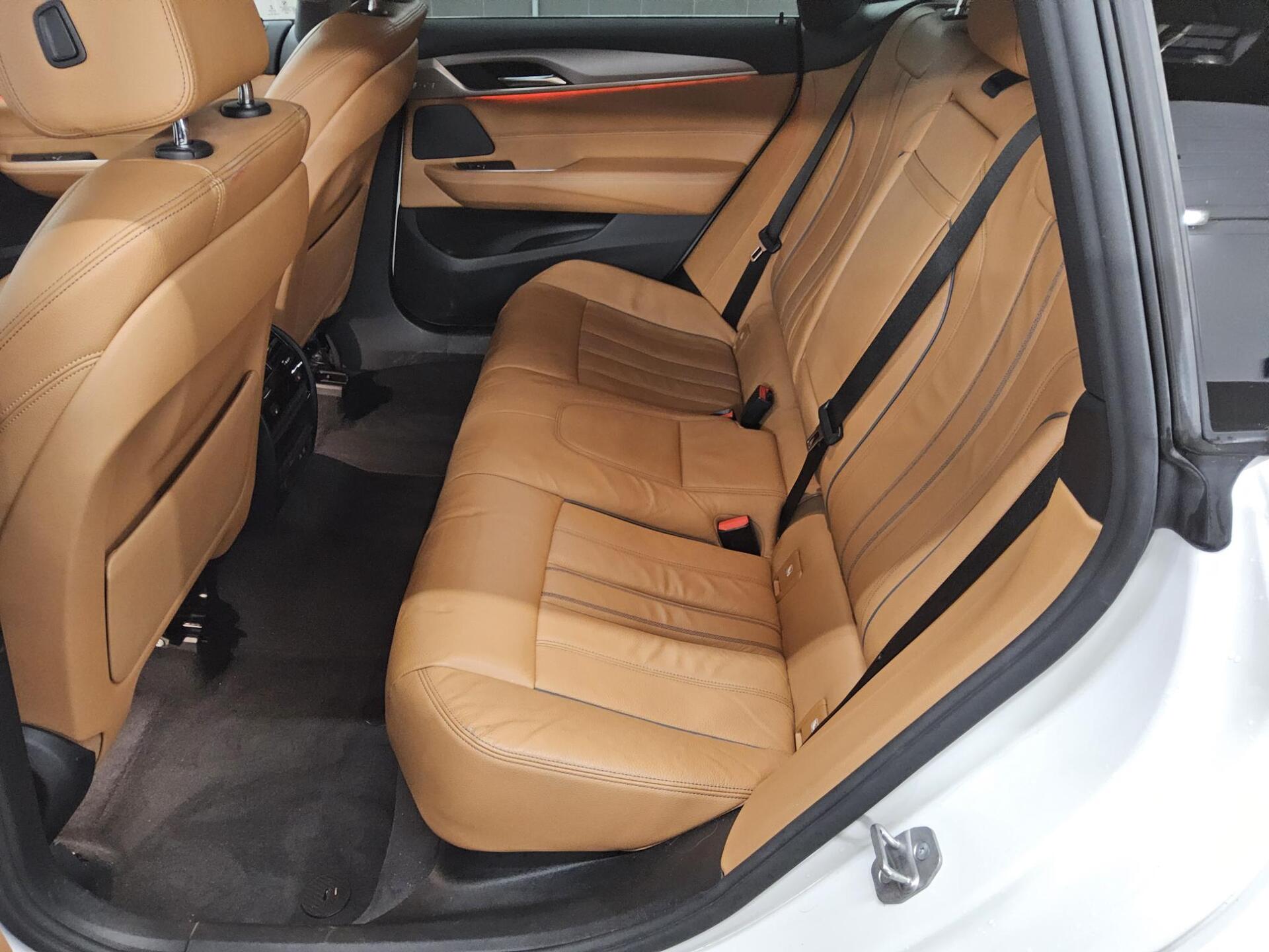 BMW 620 Gran Turismo Leder Navi LED+ LC prof. AHK 13