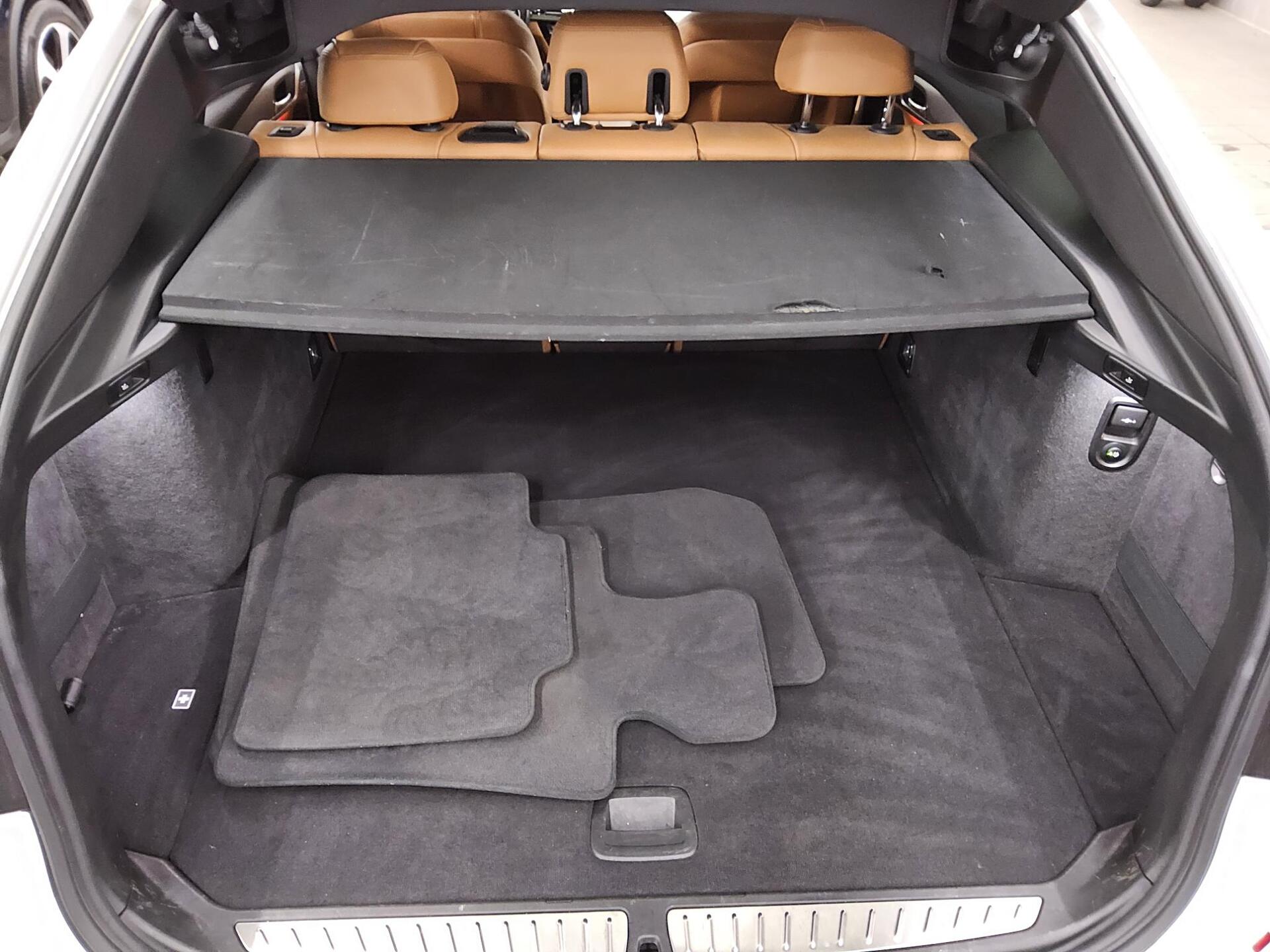 BMW 620 Gran Turismo Leder Navi LED+ LC prof. AHK 12