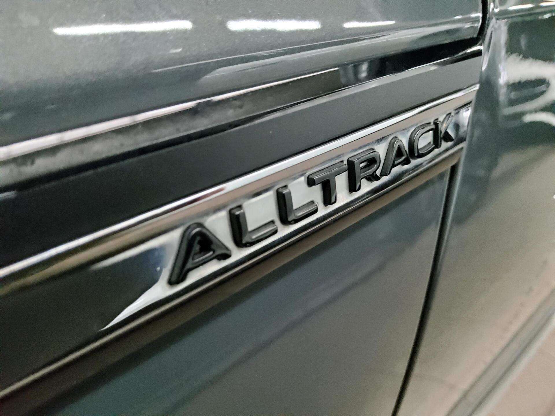 Volkswagen Golf-8 Alltrack 2.0 TDI 4M Navi LED AID HuD RFK 12